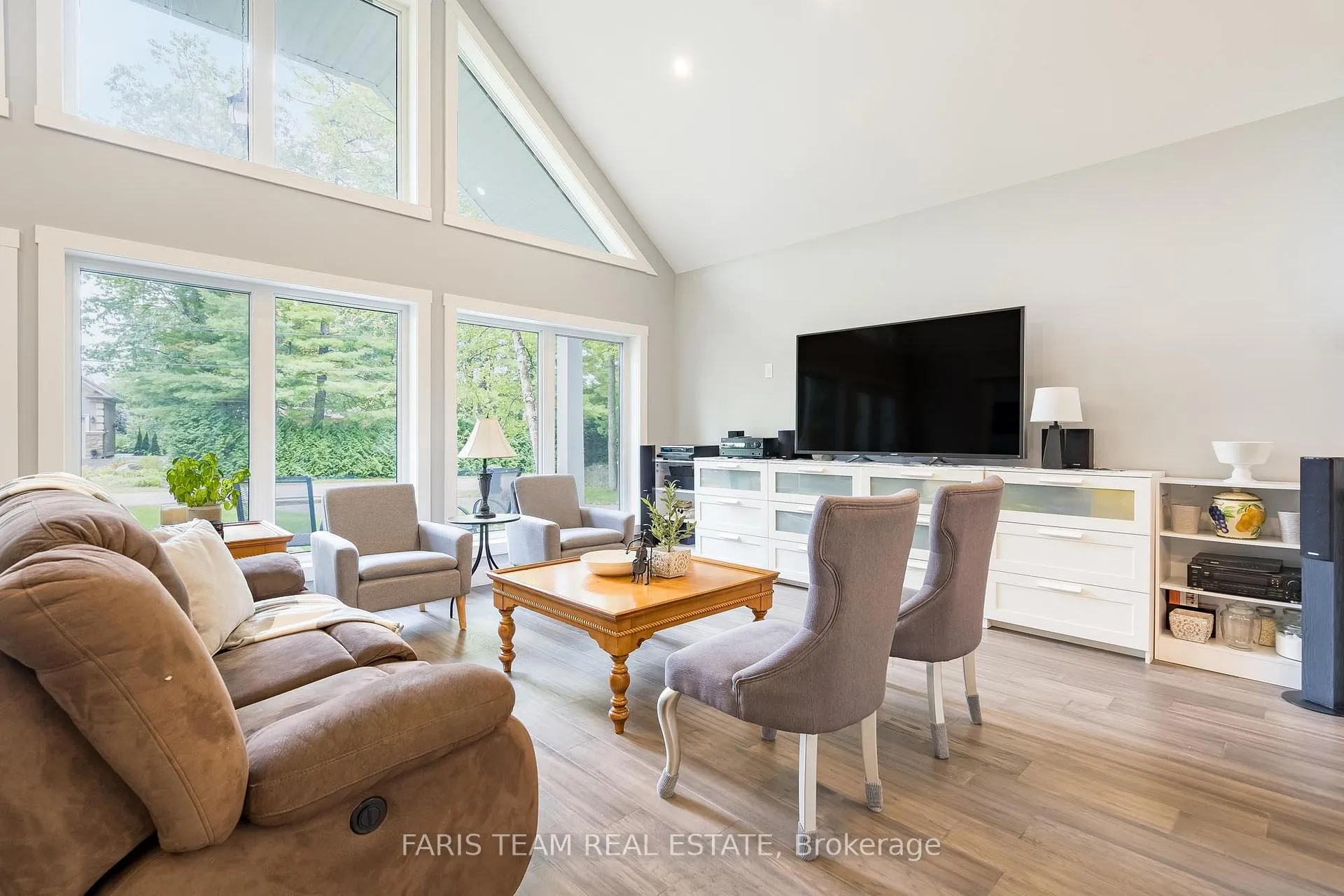Photo 9 of 94 42nd Street S, Wasaga Beach — HOMEH