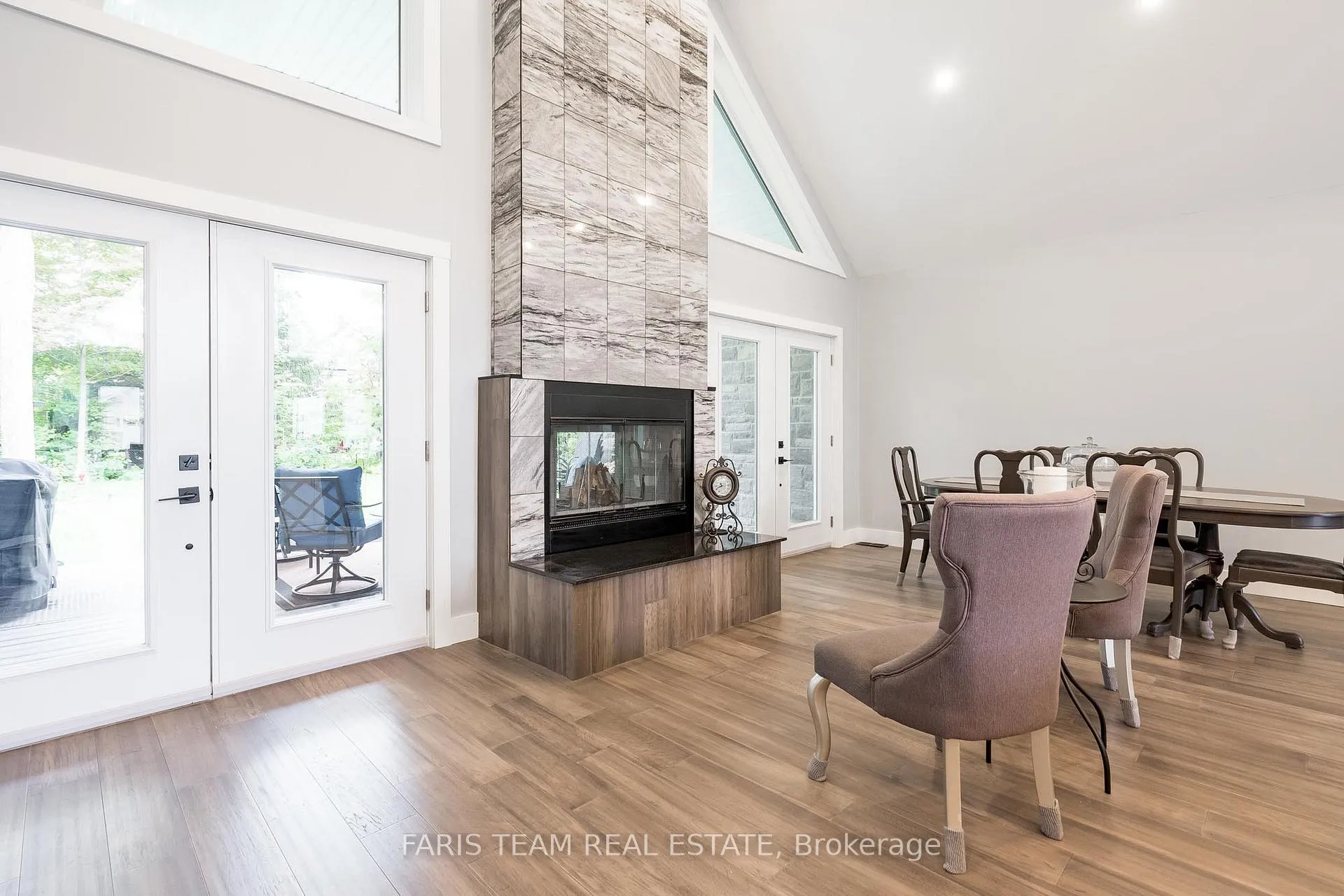 Photo 11 of 94 42nd Street S, Wasaga Beach — HOMEH