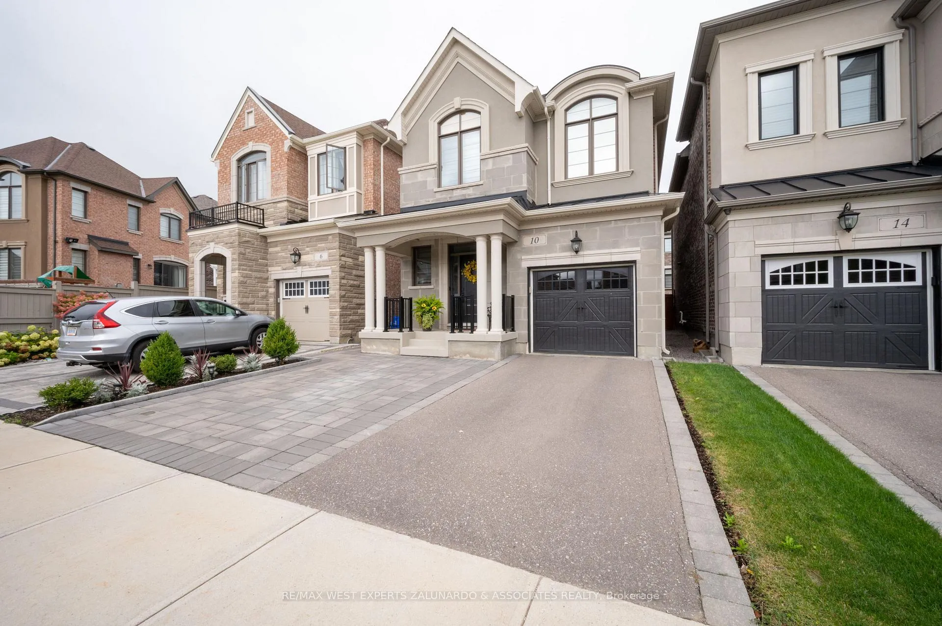 Photo 2 of 10 Barn Owl Way, Vaughan, Kleinburg — HOMEH