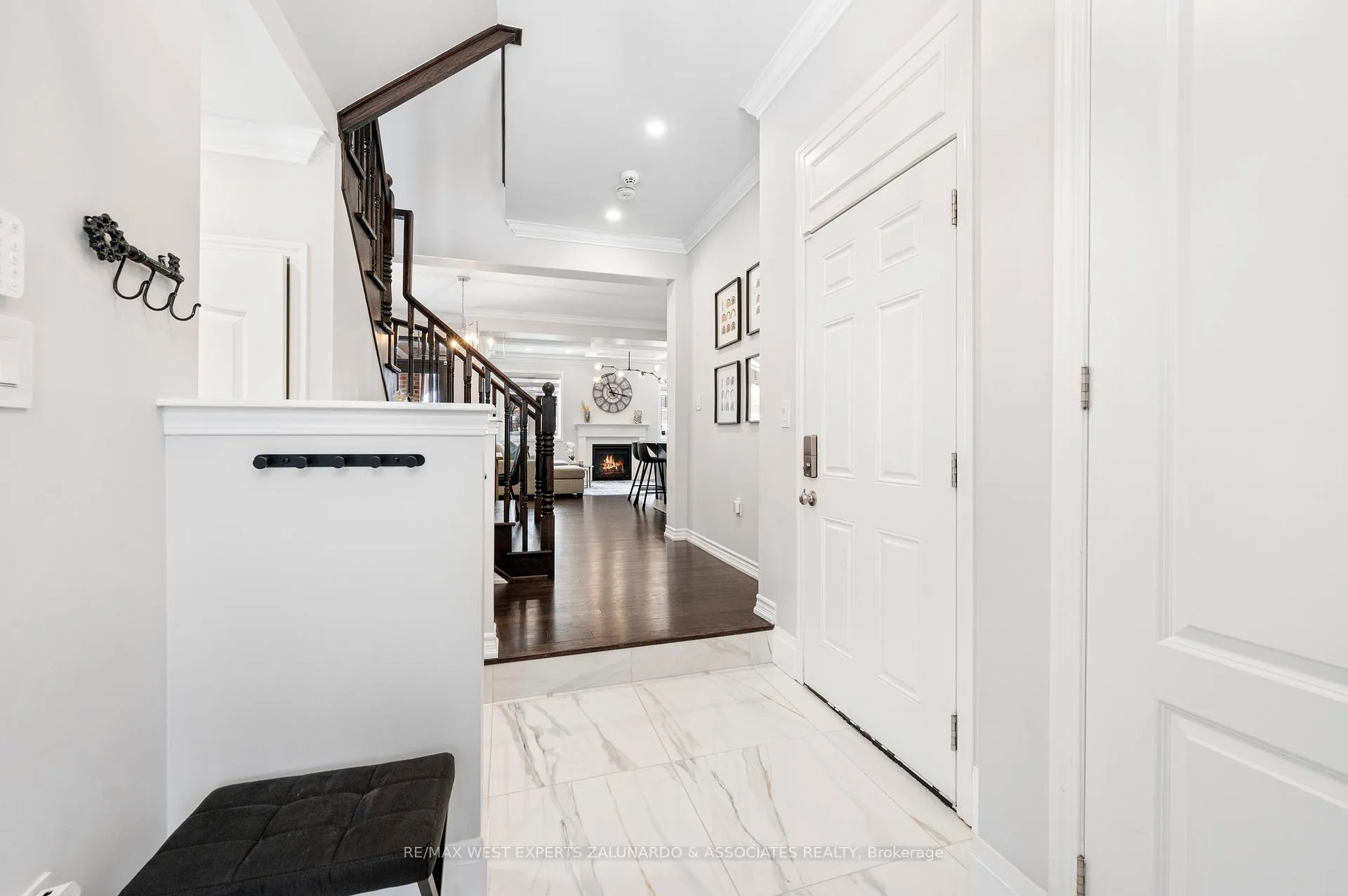 Photo 4 of 10 Barn Owl Way, Vaughan, Kleinburg — HOMEH