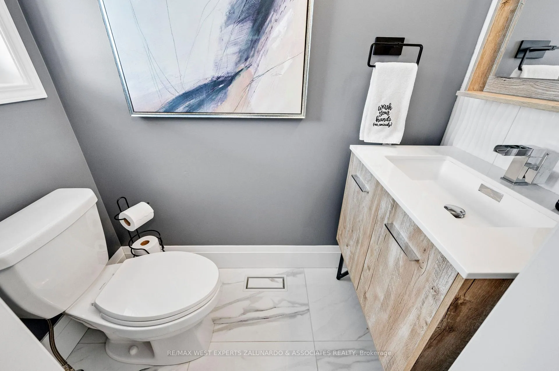 Photo 16 of 10 Barn Owl Way, Vaughan, Kleinburg — HOMEH