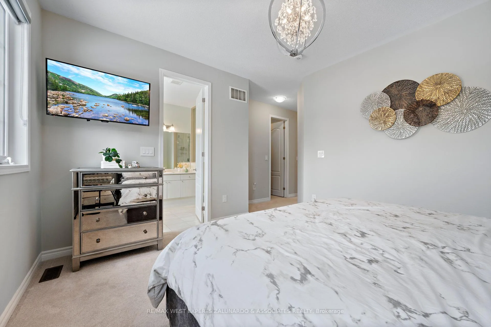 Photo 20 of 10 Barn Owl Way, Vaughan, Kleinburg — HOMEH