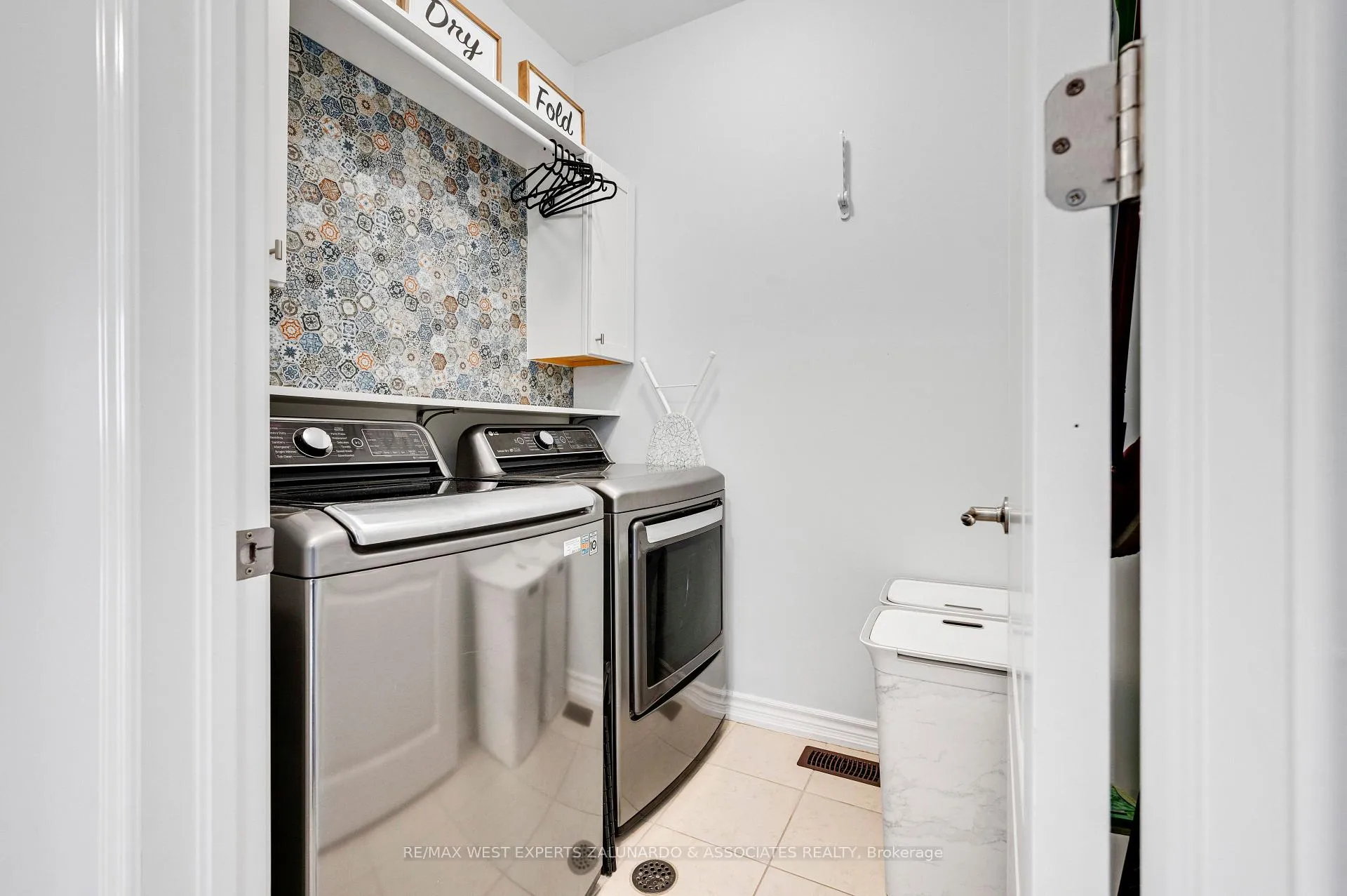 Photo 22 of 10 Barn Owl Way, Vaughan, Kleinburg — HOMEH