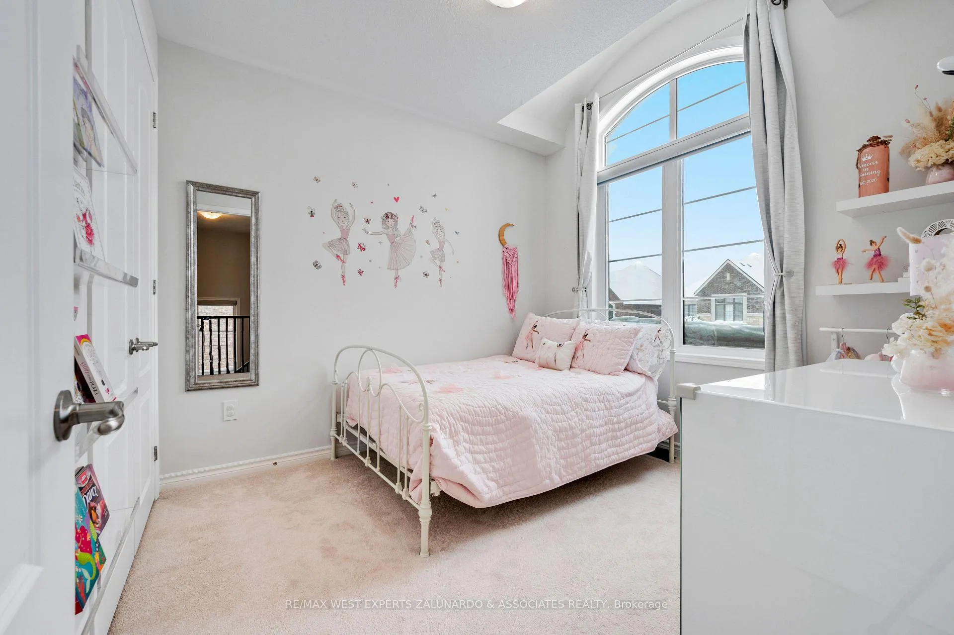 Photo 23 of 10 Barn Owl Way, Vaughan, Kleinburg — HOMEH