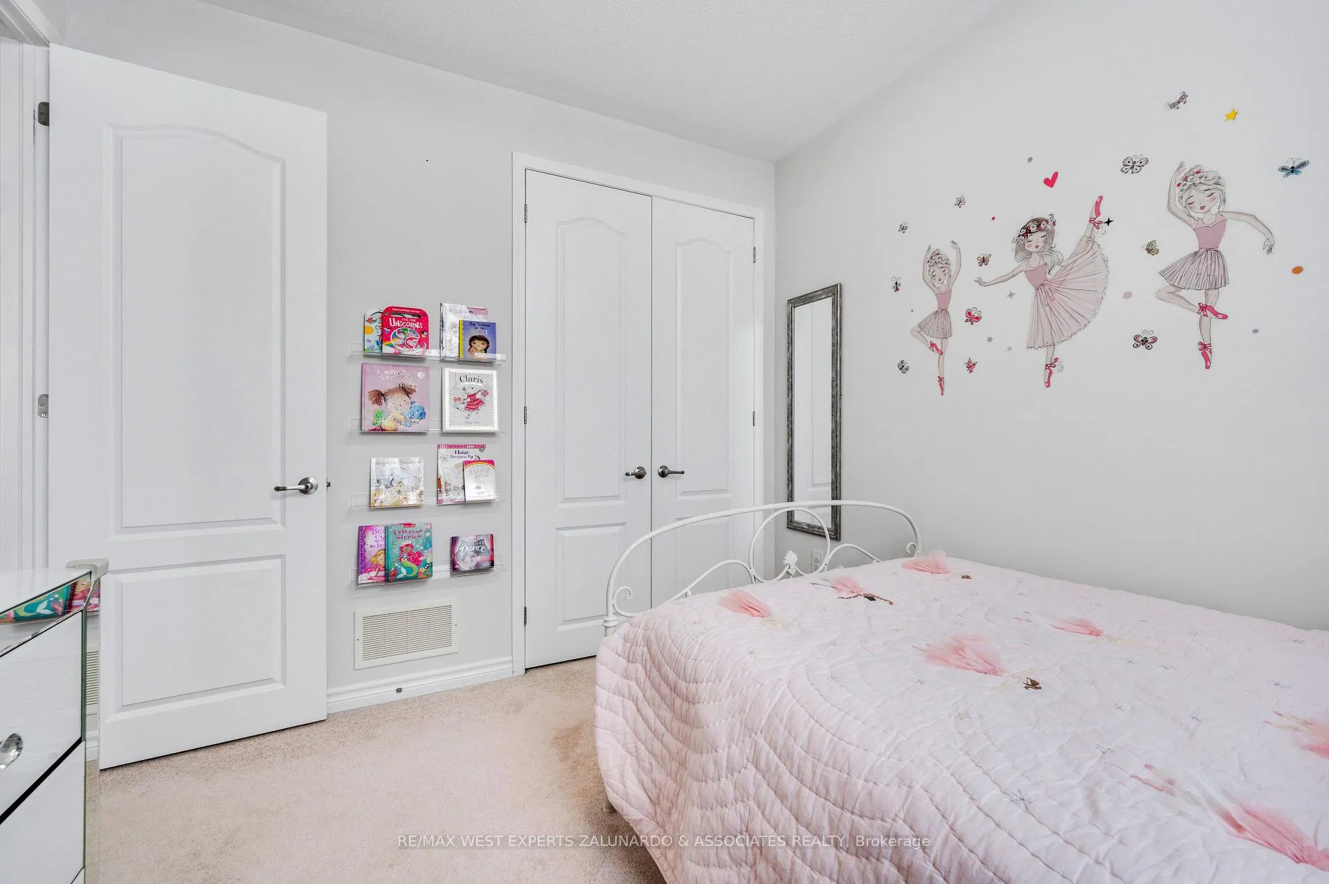 Photo 24 of 10 Barn Owl Way, Vaughan, Kleinburg — HOMEH