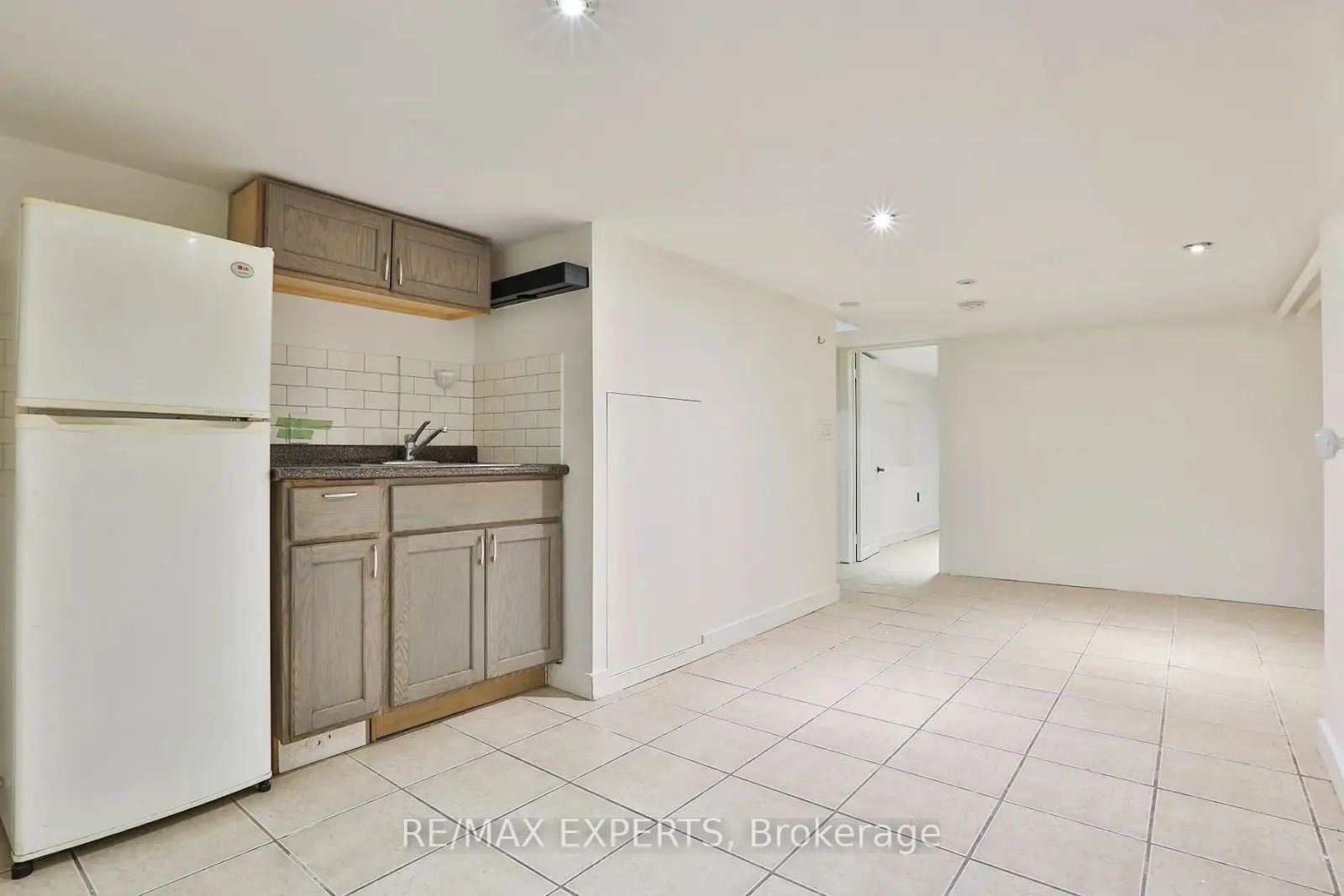 Photo 19 of 659 Vaughan Road, Toronto, Oakwood Village — HOMEH