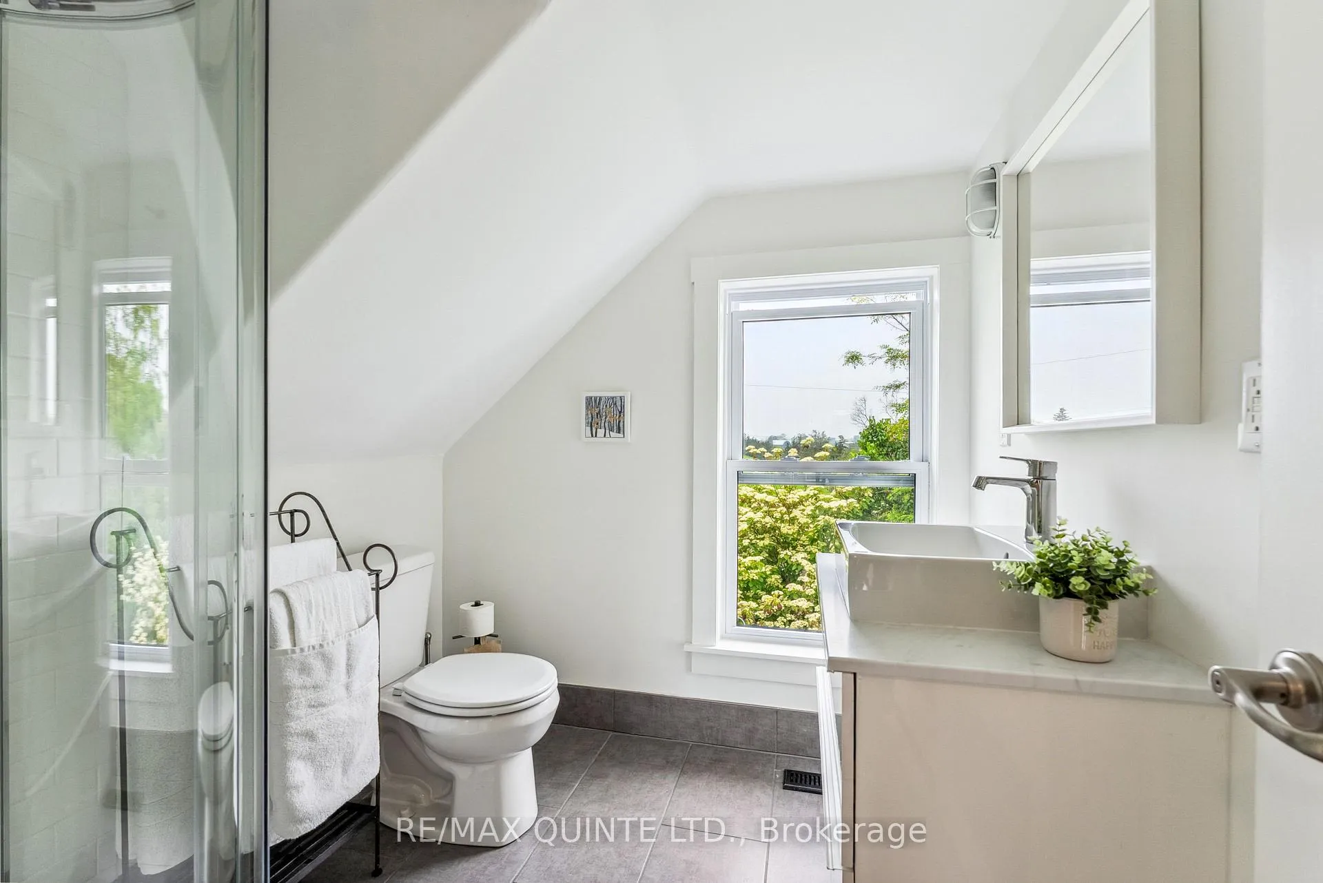 Photo 33 of 891 Chase Road, Prince Edward County, Hillier — HOMEH