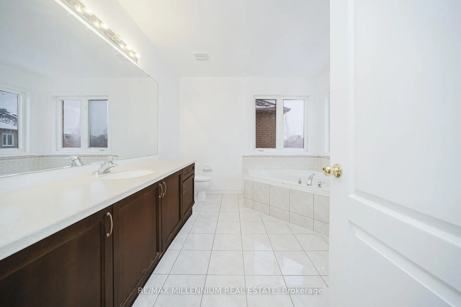 Photo 34 of 517 Bussel Crescent, Milton, Clarke — HOMEH