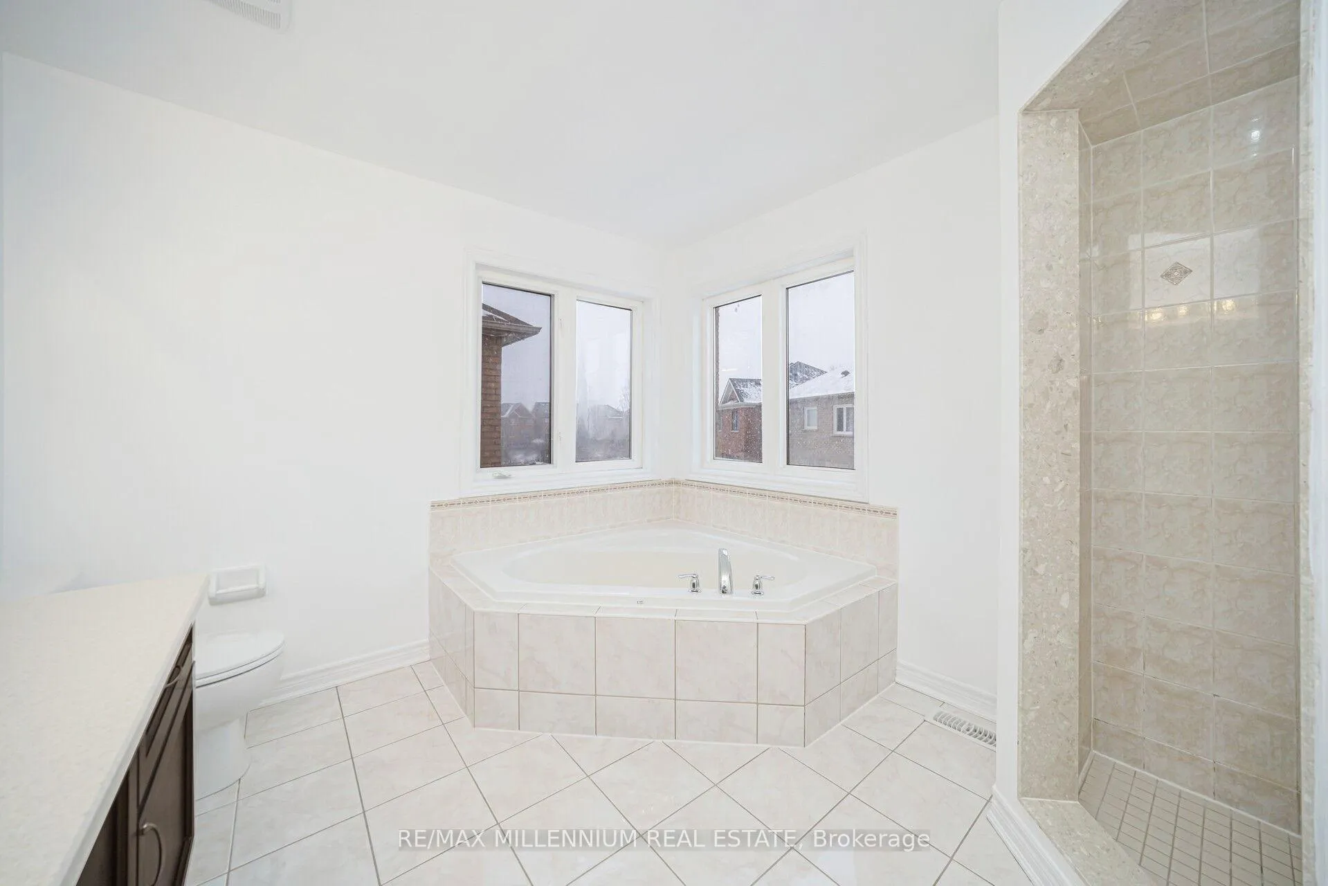 Photo 35 of 517 Bussel Crescent, Milton, Clarke — HOMEH