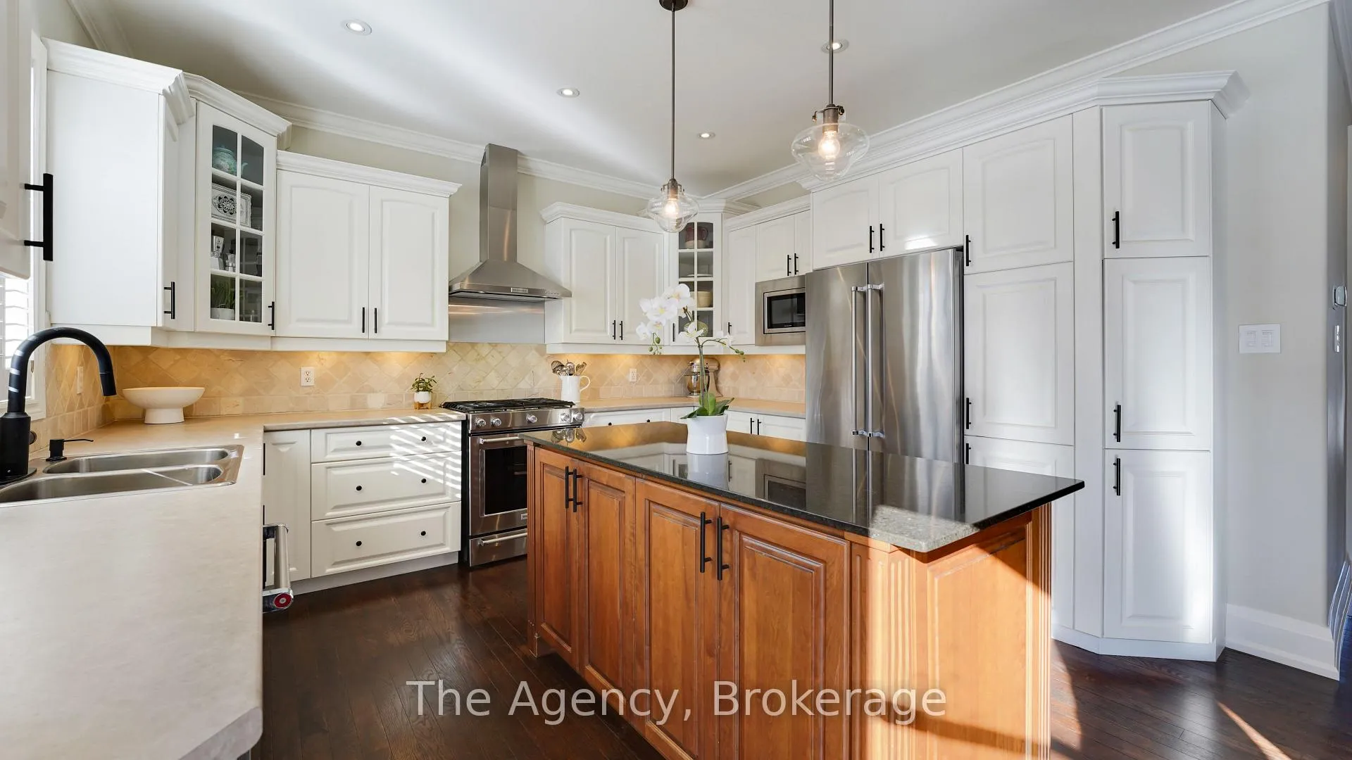 Photo 17 of 41 Mcavoy Drive, Barrie, Edgehill Drive — HOMEH