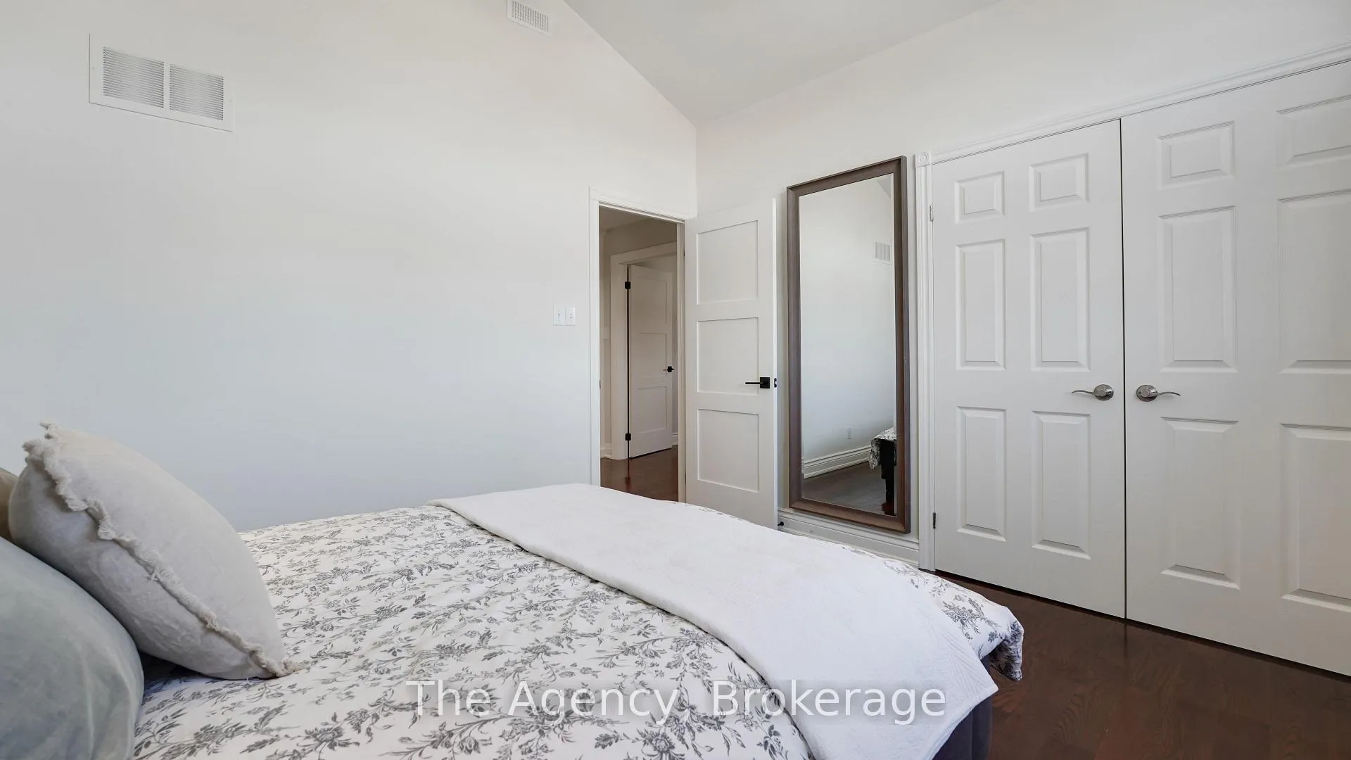 Photo 42 of 41 Mcavoy Drive, Barrie, Edgehill Drive — HOMEH