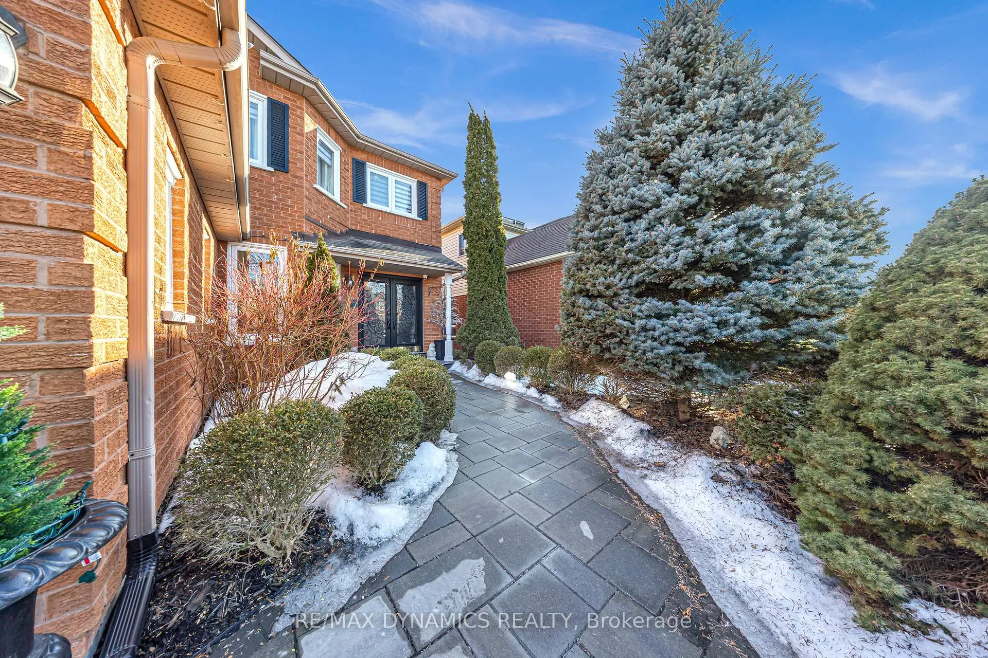 Photo 2 of 997 Sandcliff Drive, Oshawa, Pinecrest — HOMEH