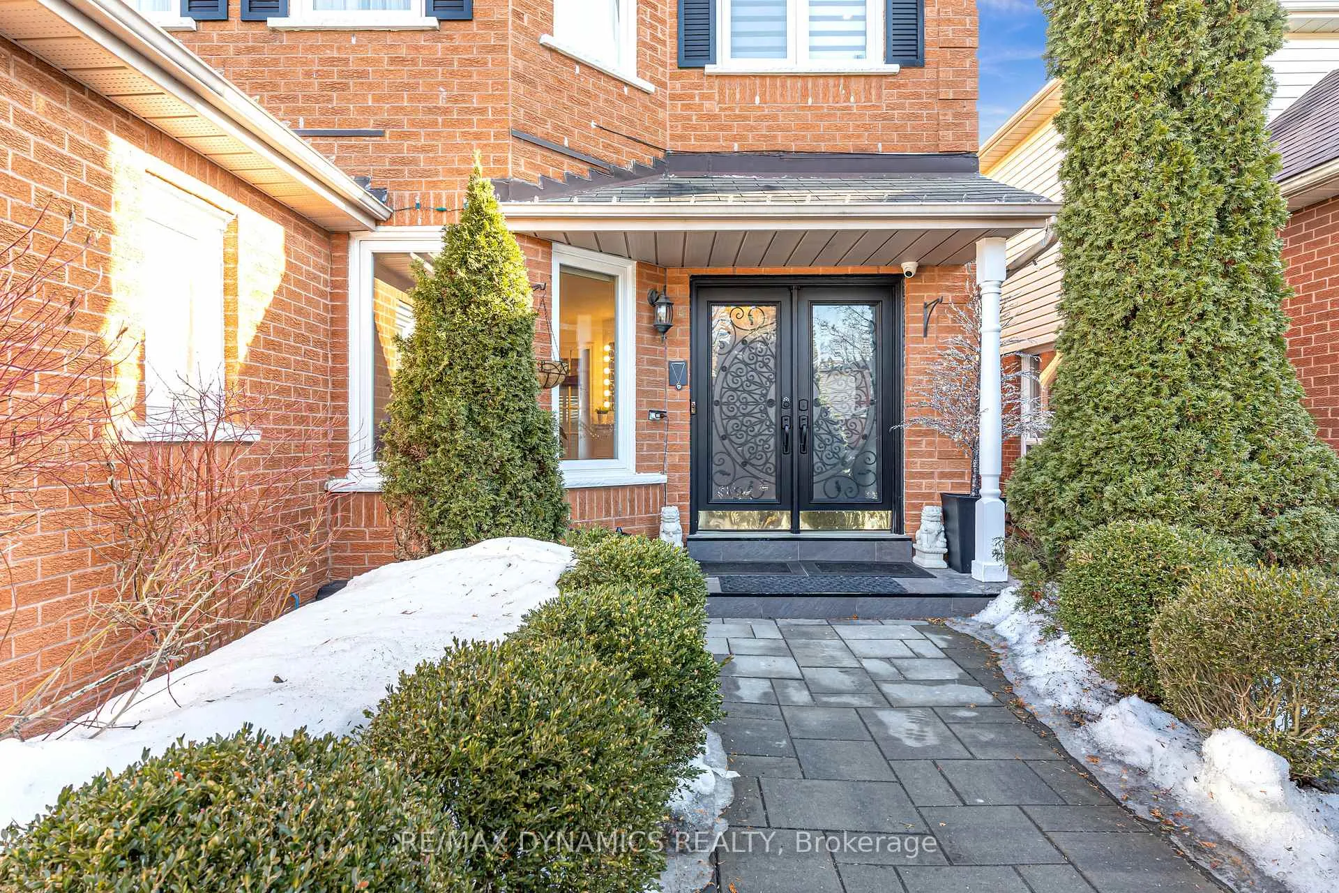 Photo 4 of 997 Sandcliff Drive, Oshawa, Pinecrest — HOMEH