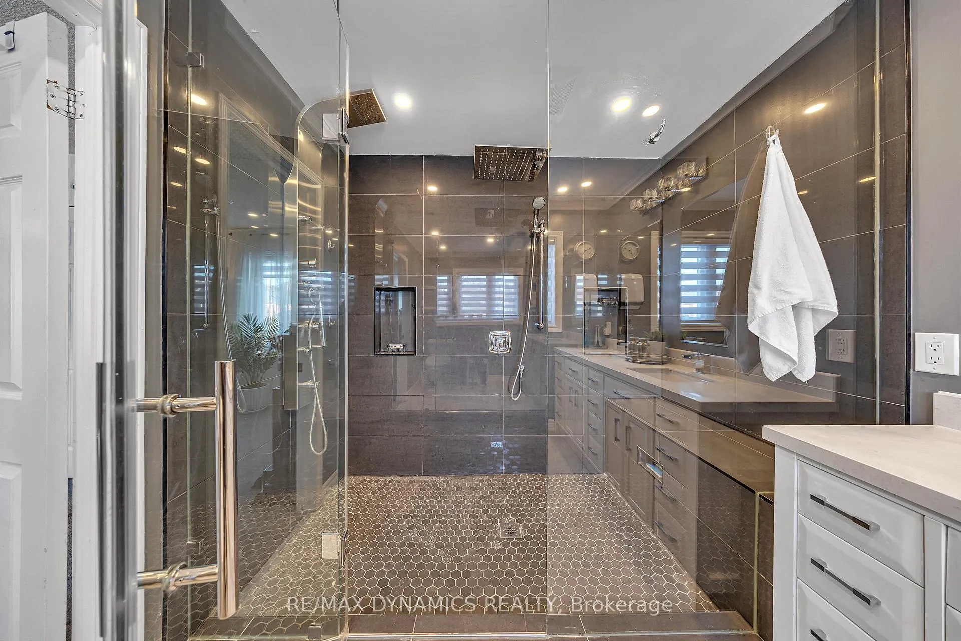 Photo 27 of 997 Sandcliff Drive, Oshawa, Pinecrest — HOMEH