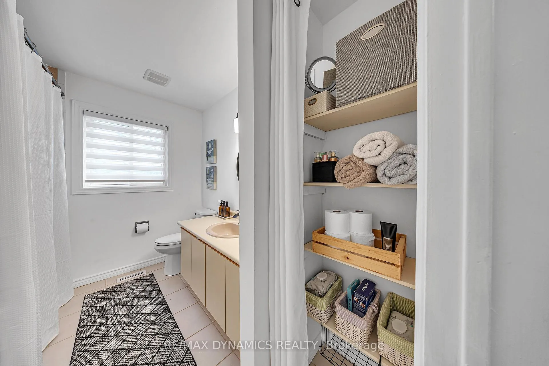Photo 32 of 997 Sandcliff Drive, Oshawa, Pinecrest — HOMEH