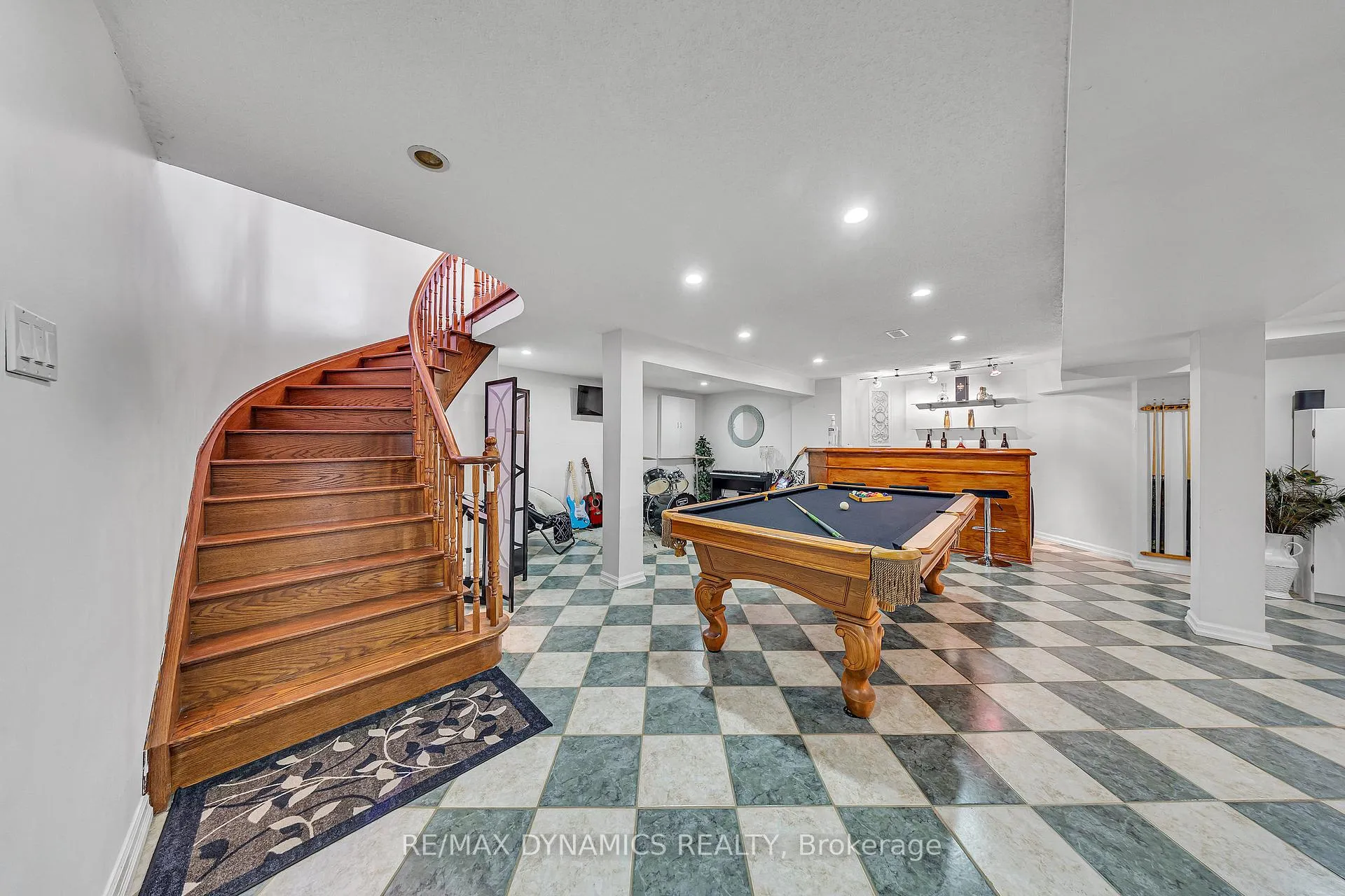Photo 33 of 997 Sandcliff Drive, Oshawa, Pinecrest — HOMEH