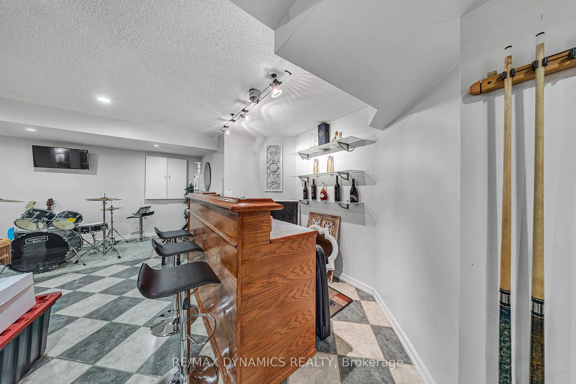 Photo 36 of 997 Sandcliff Drive, Oshawa, Pinecrest — HOMEH