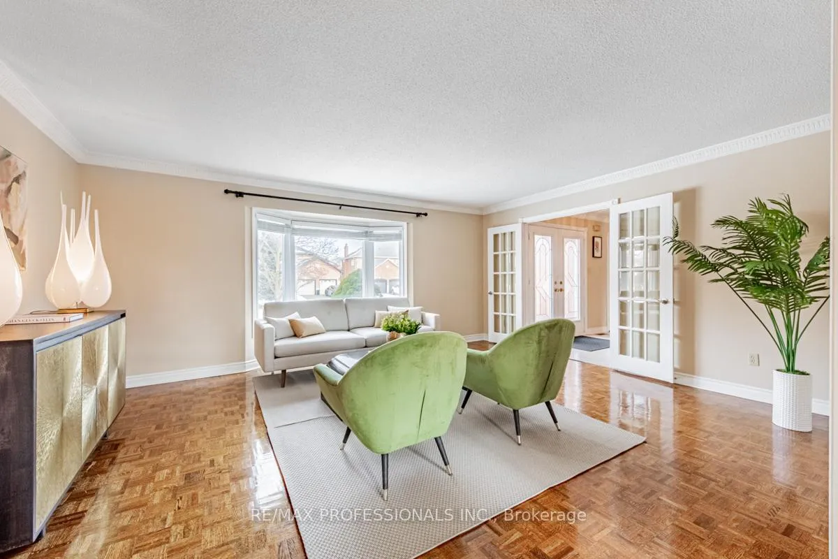 Photo 5 of 248 Conti Crescent, Vaughan, East Woodbridge — HOMEH