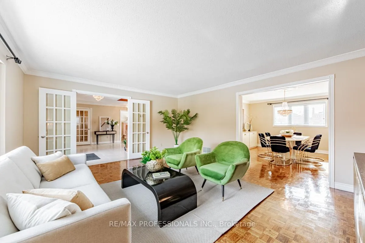 Photo 6 of 248 Conti Crescent, Vaughan, East Woodbridge — HOMEH