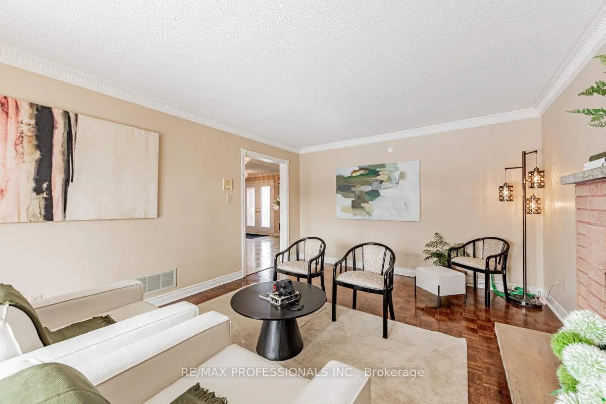 Photo 19 of 248 Conti Crescent, Vaughan, East Woodbridge — HOMEH