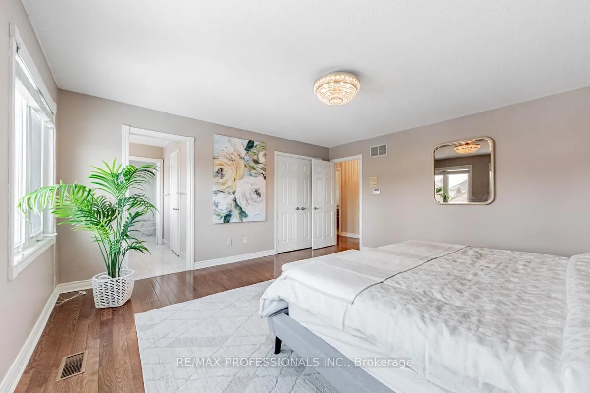 Photo 23 of 248 Conti Crescent, Vaughan, East Woodbridge — HOMEH