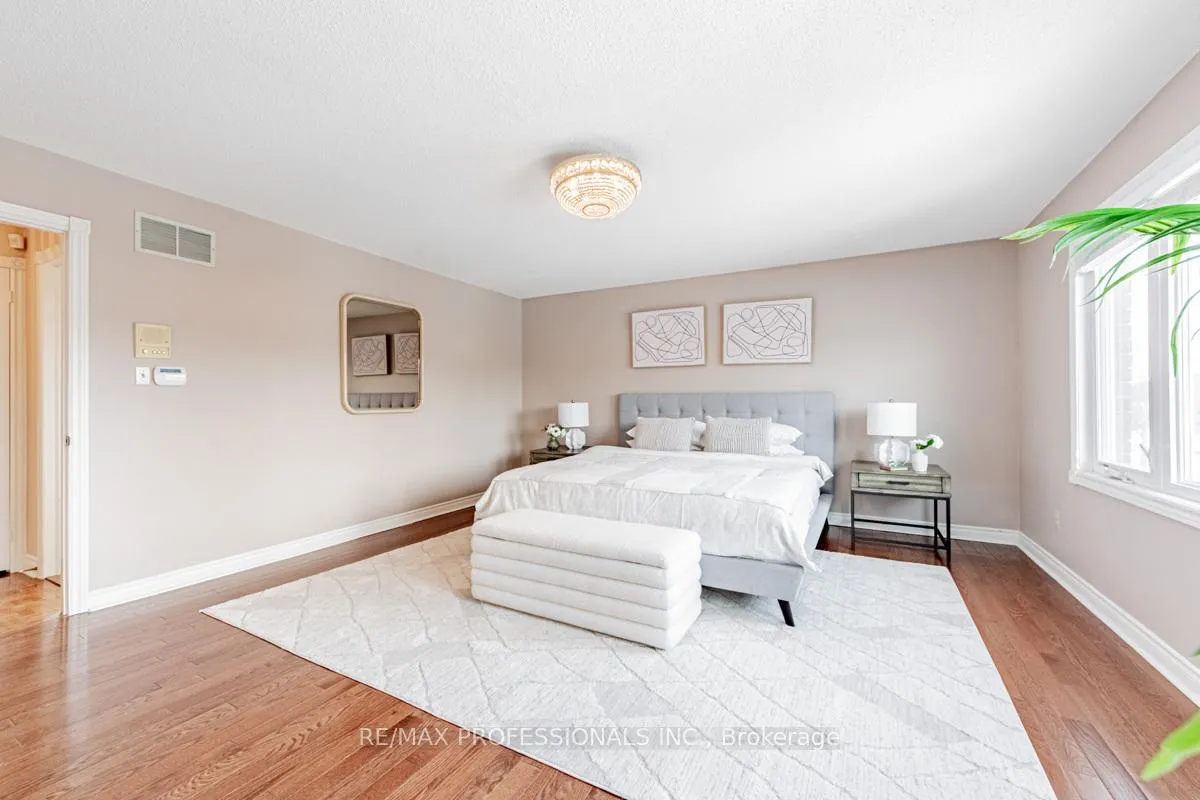 Photo 24 of 248 Conti Crescent, Vaughan, East Woodbridge — HOMEH