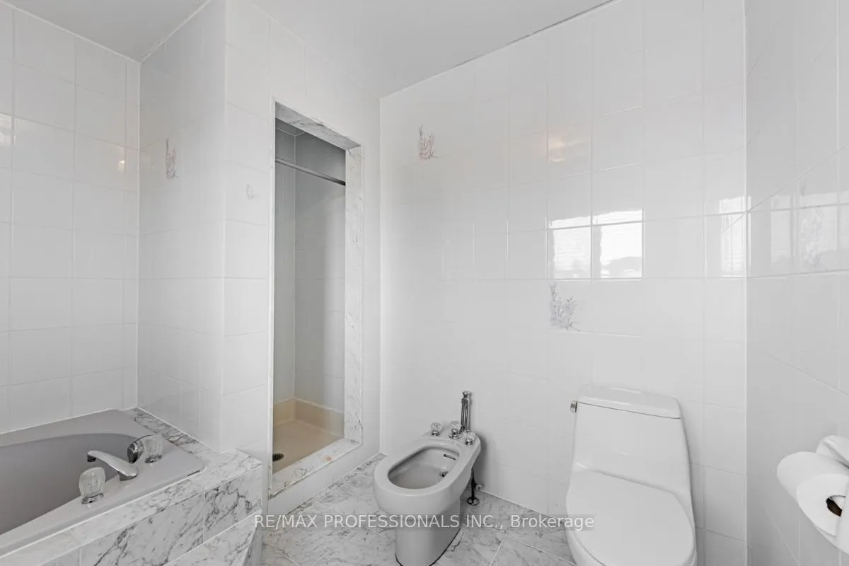 Photo 26 of 248 Conti Crescent, Vaughan, East Woodbridge — HOMEH