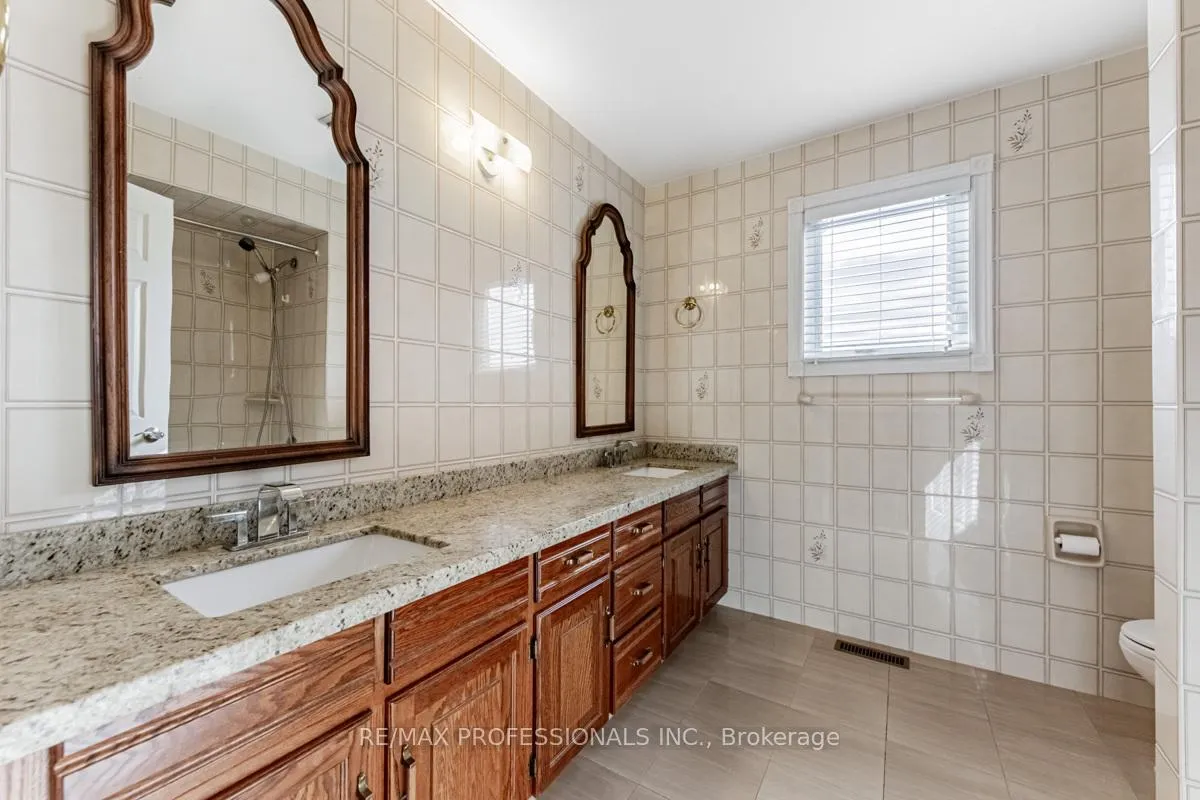 Photo 30 of 248 Conti Crescent, Vaughan, East Woodbridge — HOMEH