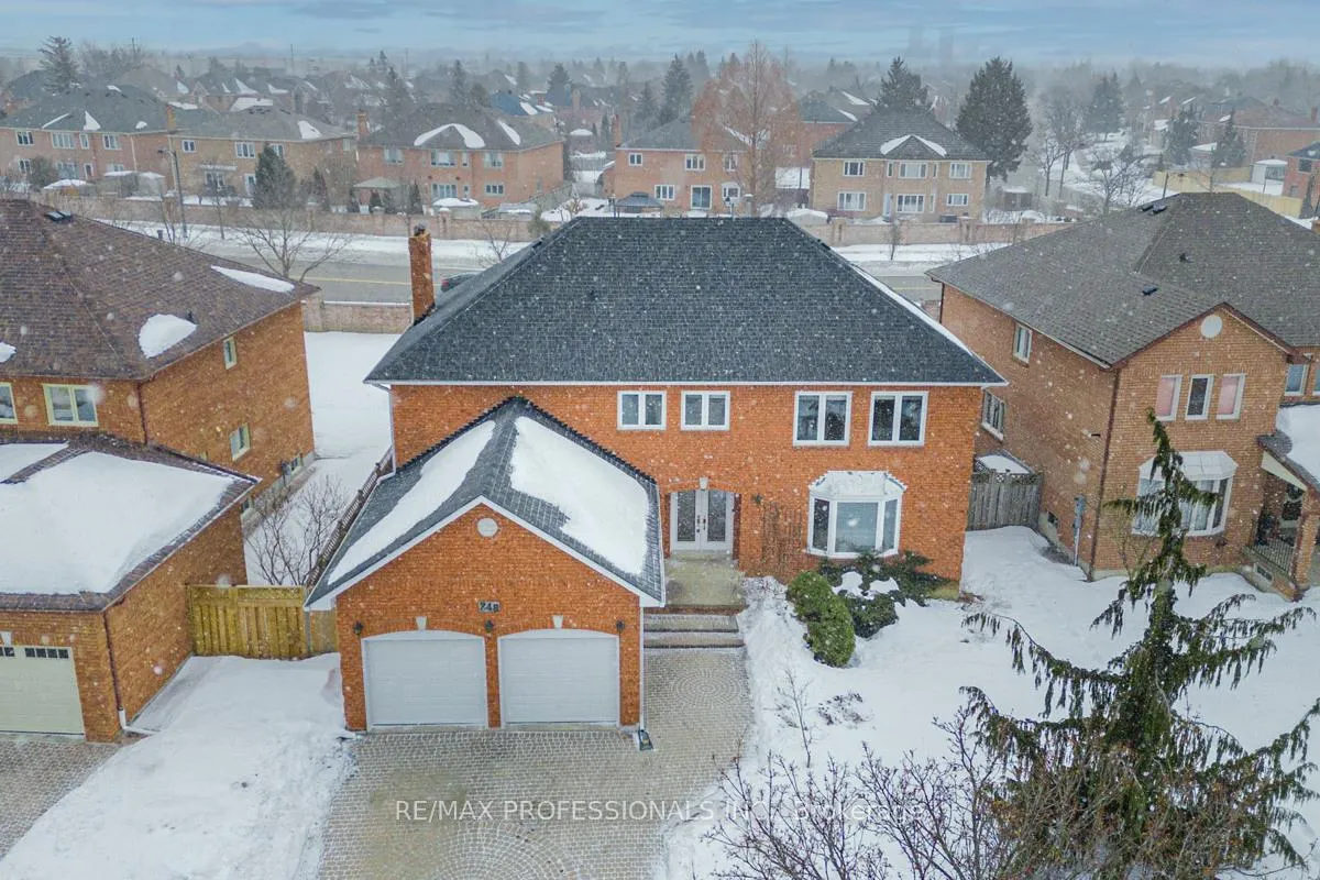 Photo 38 of 248 Conti Crescent, Vaughan, East Woodbridge — HOMEH