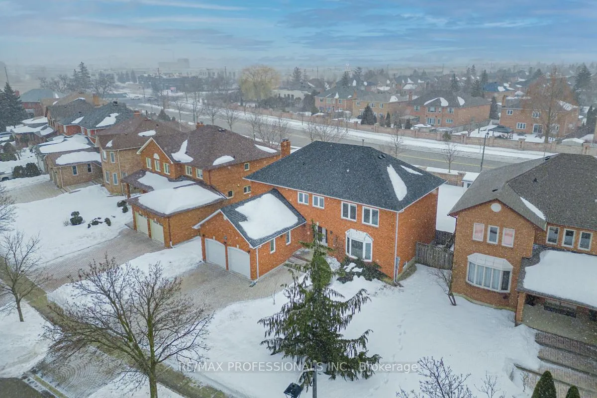 Photo 39 of 248 Conti Crescent, Vaughan, East Woodbridge — HOMEH
