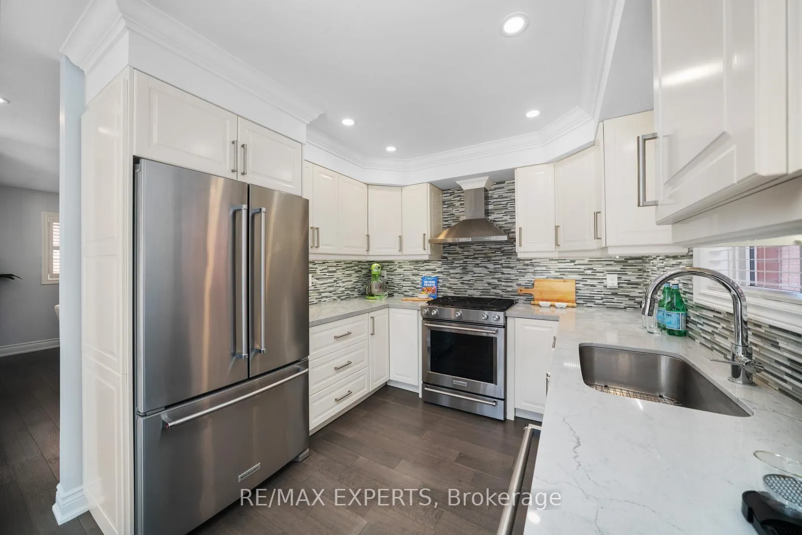 Photo 7 of 21 Terrastone Court, Caledon, Bolton West — HOMEH