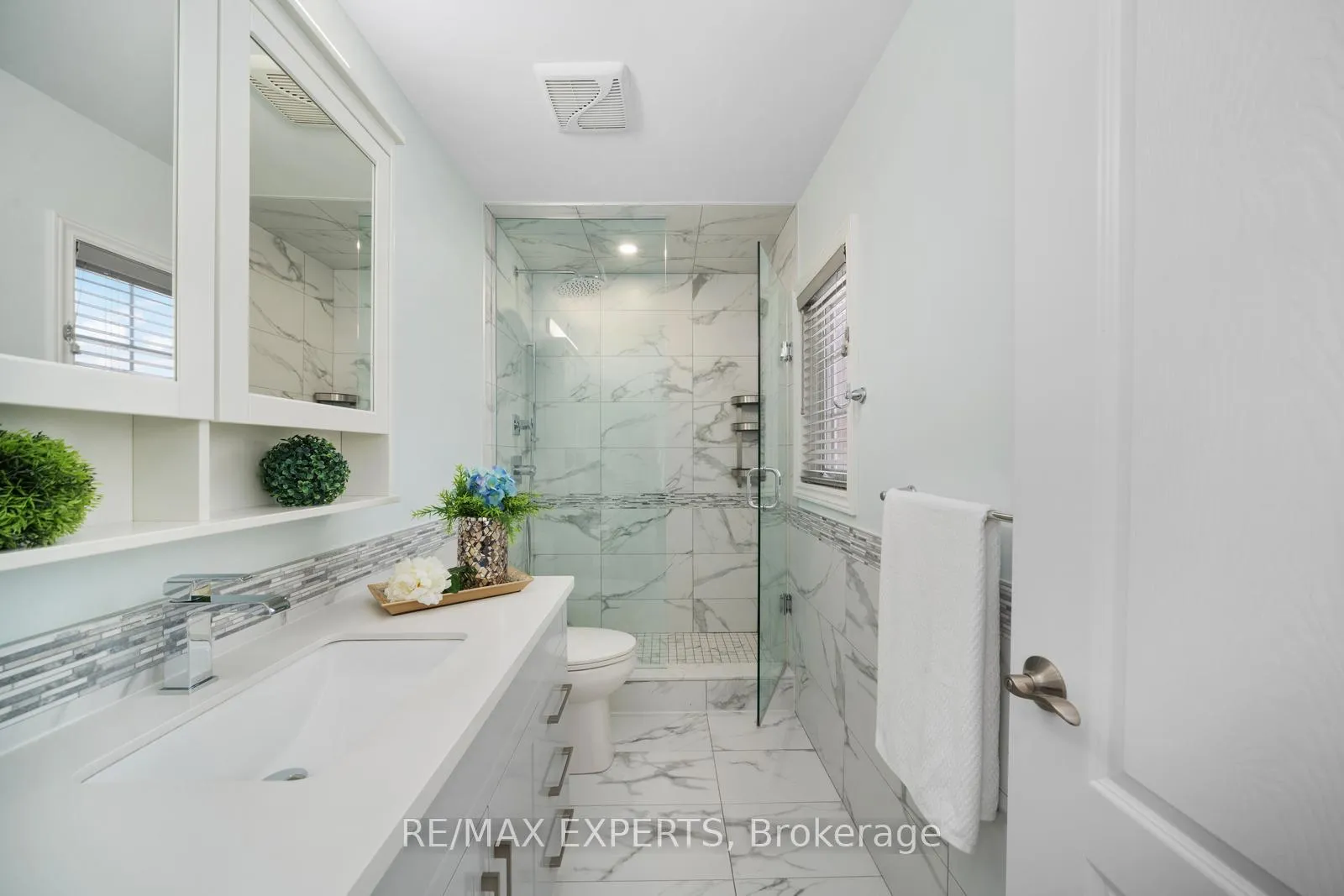 Photo 19 of 21 Terrastone Court, Caledon, Bolton West — HOMEH