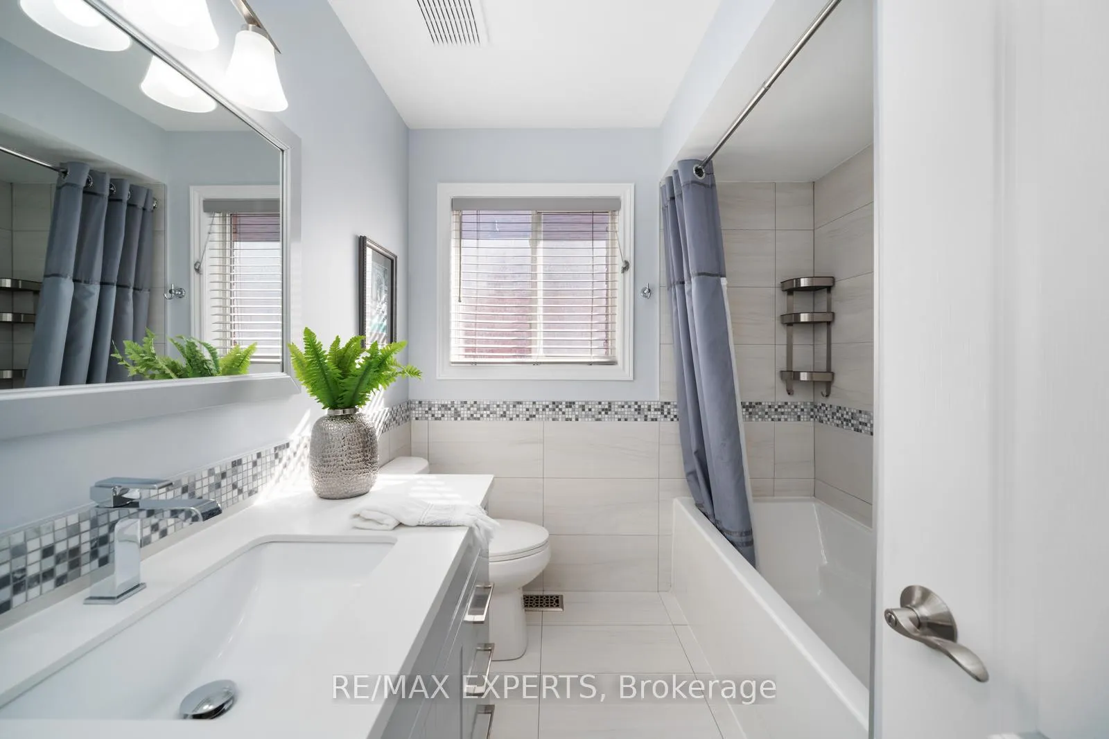 Photo 22 of 21 Terrastone Court, Caledon, Bolton West — HOMEH