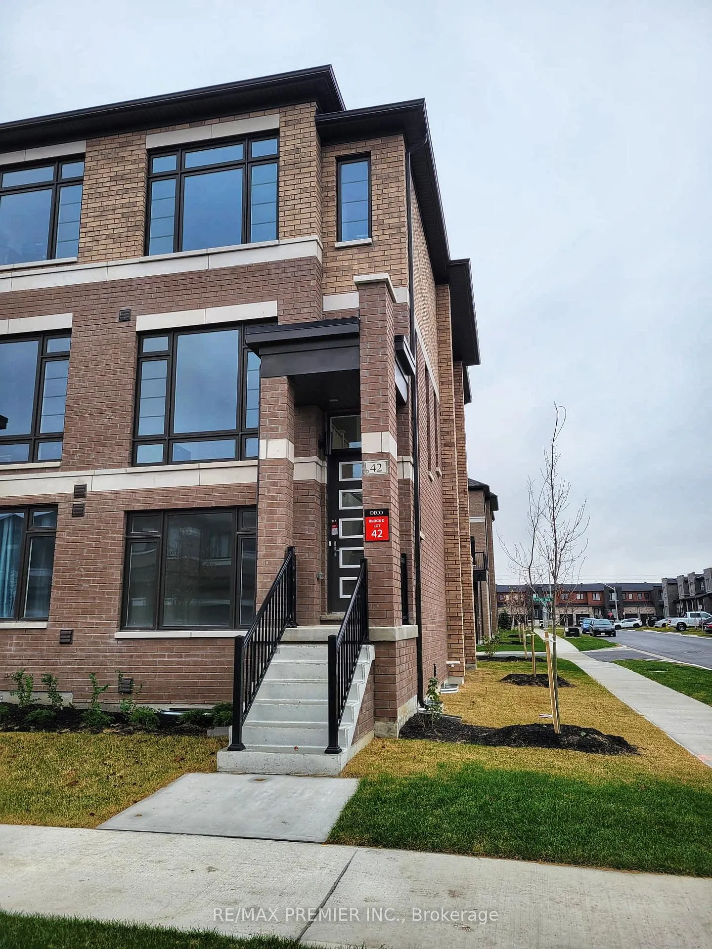 Photo 2 of 42 Cherry Hill Lane, Barrie, Painswick South — HOMEH