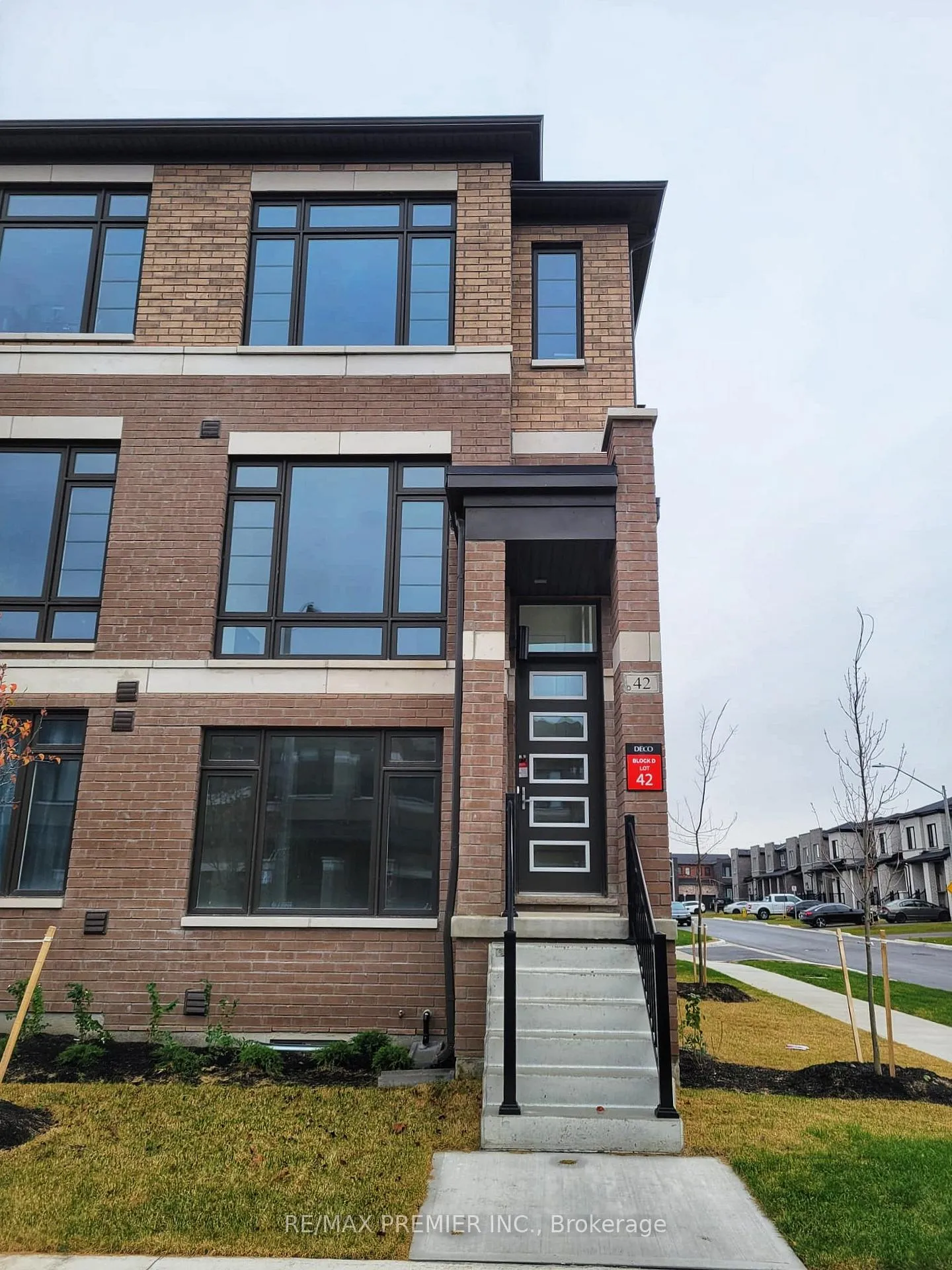 Photo 3 of 42 Cherry Hill Lane, Barrie, Painswick South — HOMEH