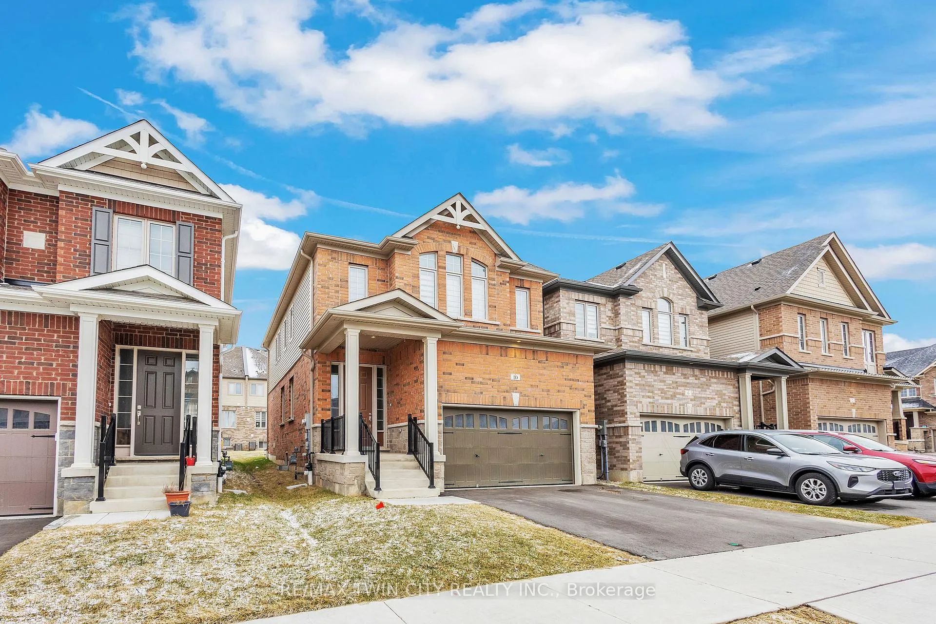 Photo 4 of 10 Georgina Street, Kitchener — HOMEH