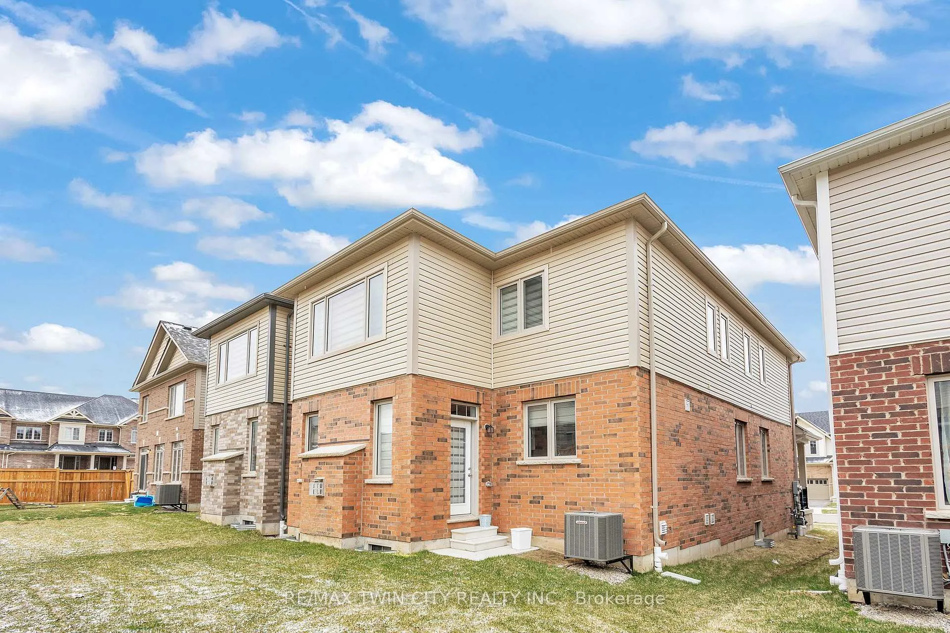 Photo 6 of 10 Georgina Street, Kitchener — HOMEH