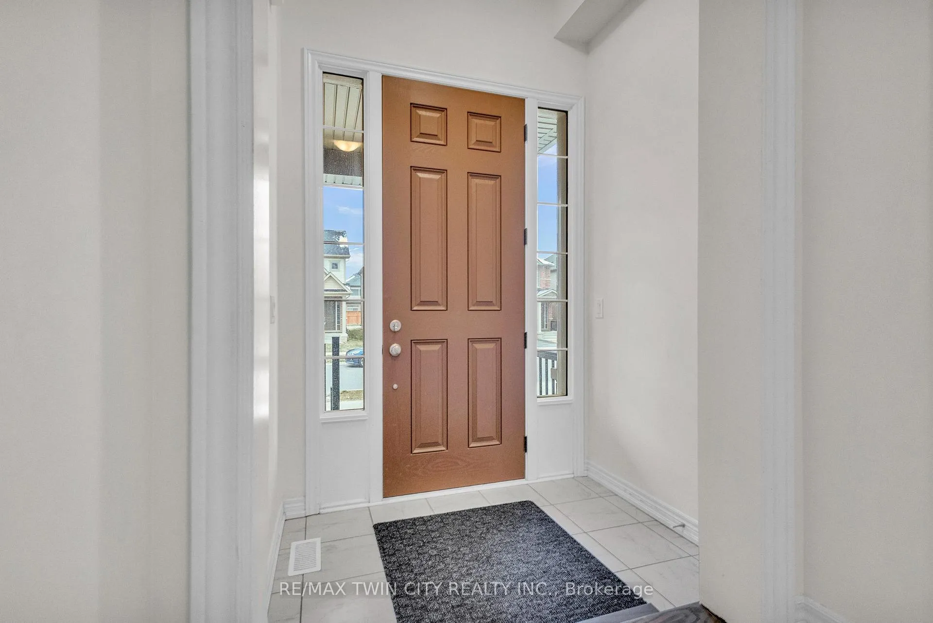 Photo 8 of 10 Georgina Street, Kitchener — HOMEH
