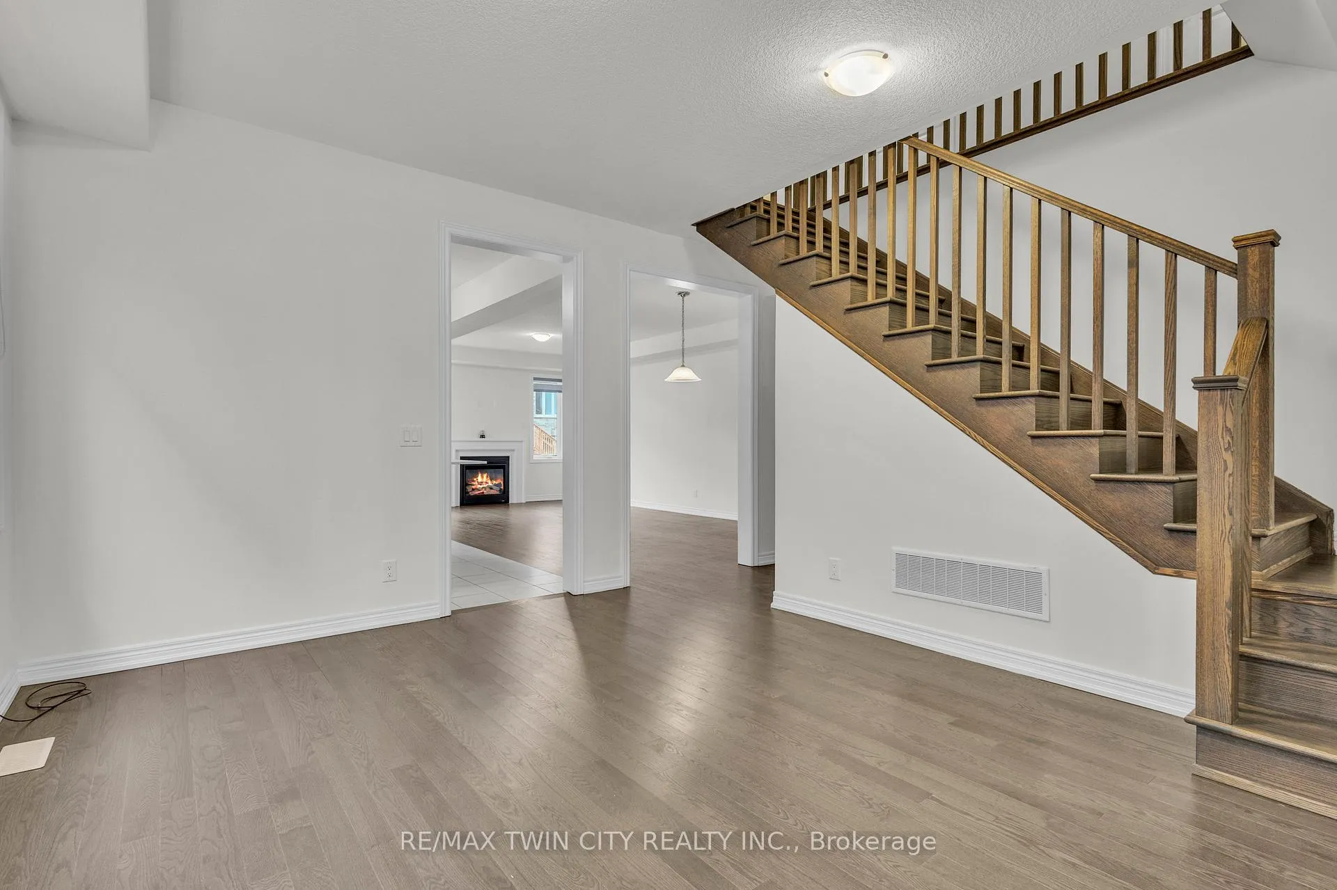 Photo 10 of 10 Georgina Street, Kitchener — HOMEH