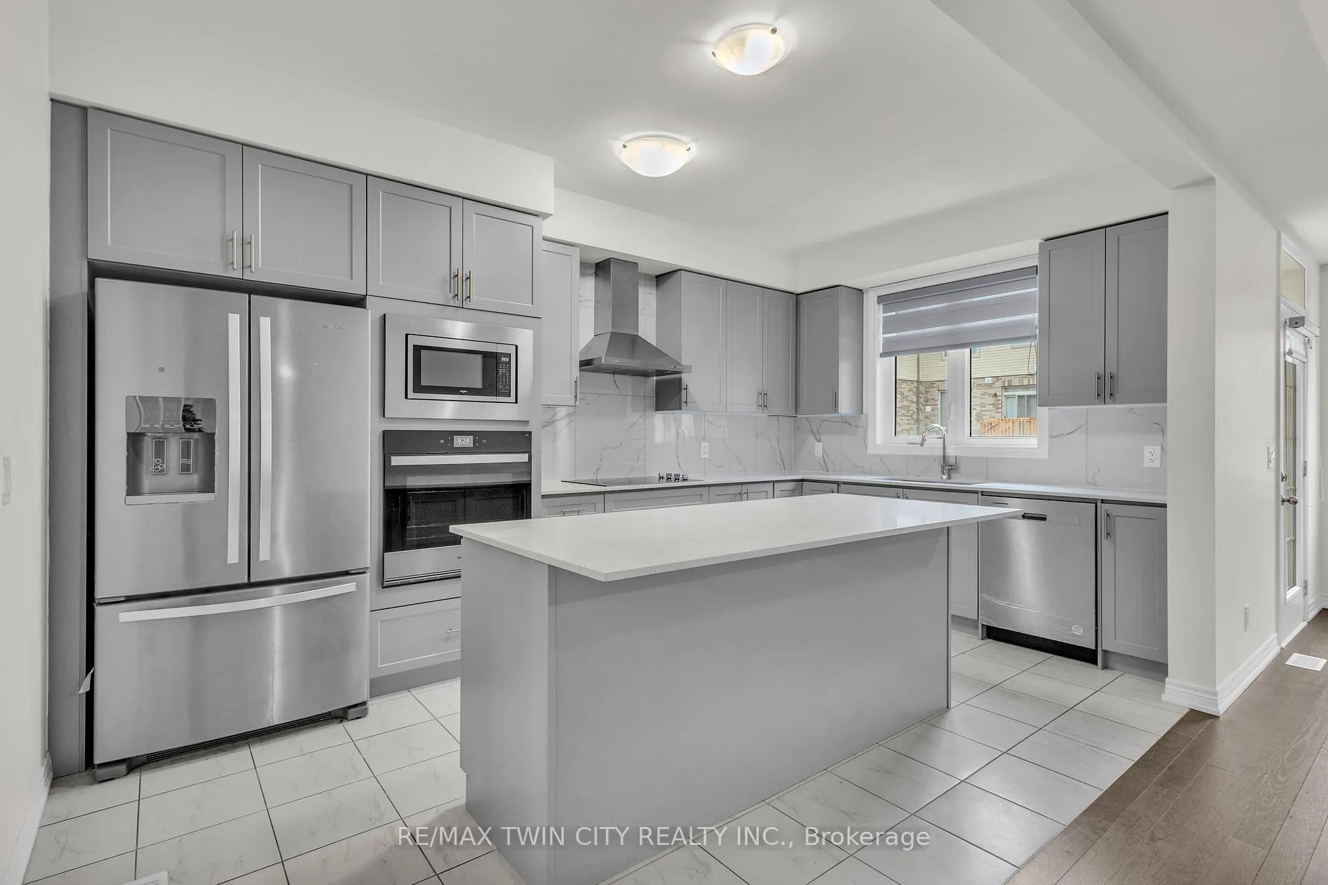 Photo 13 of 10 Georgina Street, Kitchener — HOMEH