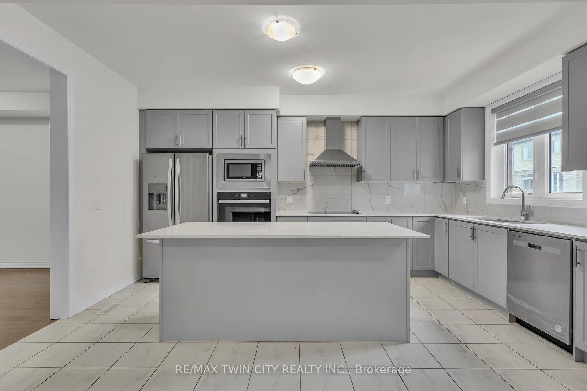 Photo 14 of 10 Georgina Street, Kitchener — HOMEH
