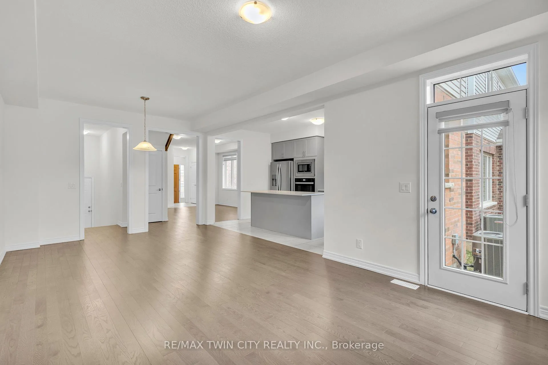 Photo 17 of 10 Georgina Street, Kitchener — HOMEH