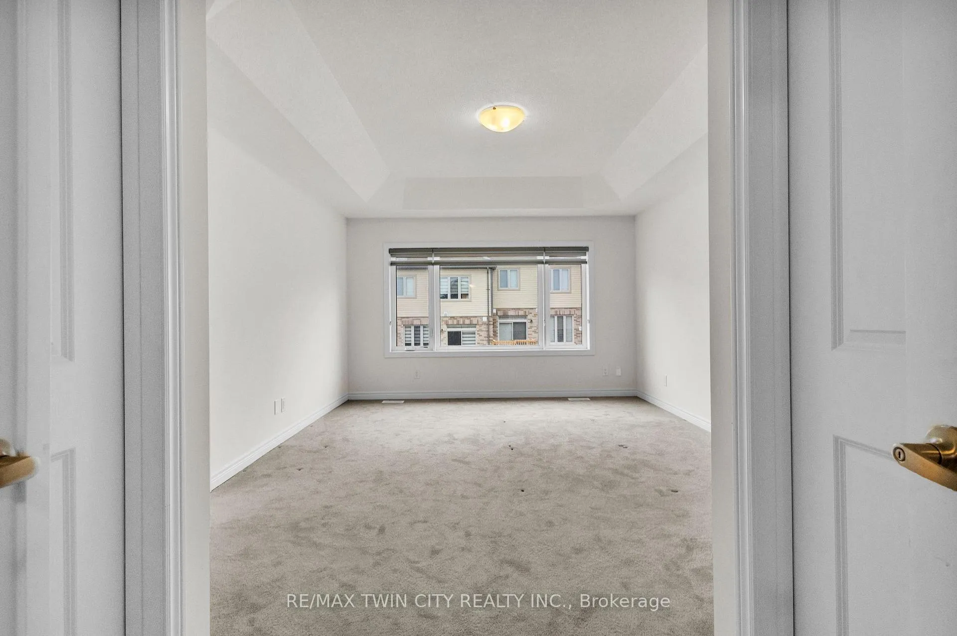 Photo 23 of 10 Georgina Street, Kitchener — HOMEH