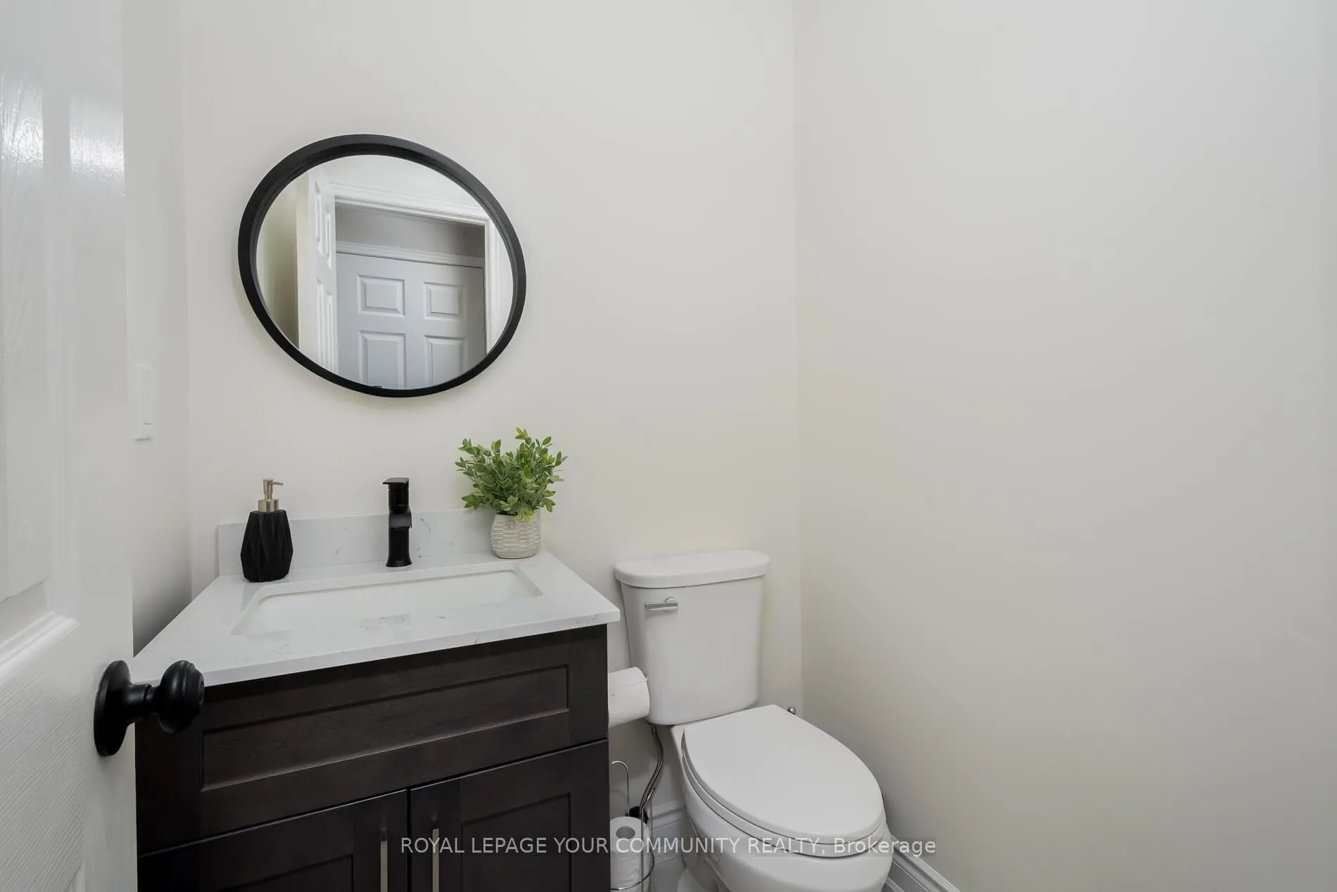 Photo 19 of 107 Frank Johnston Road, Caledon, Bolton West — HOMEH