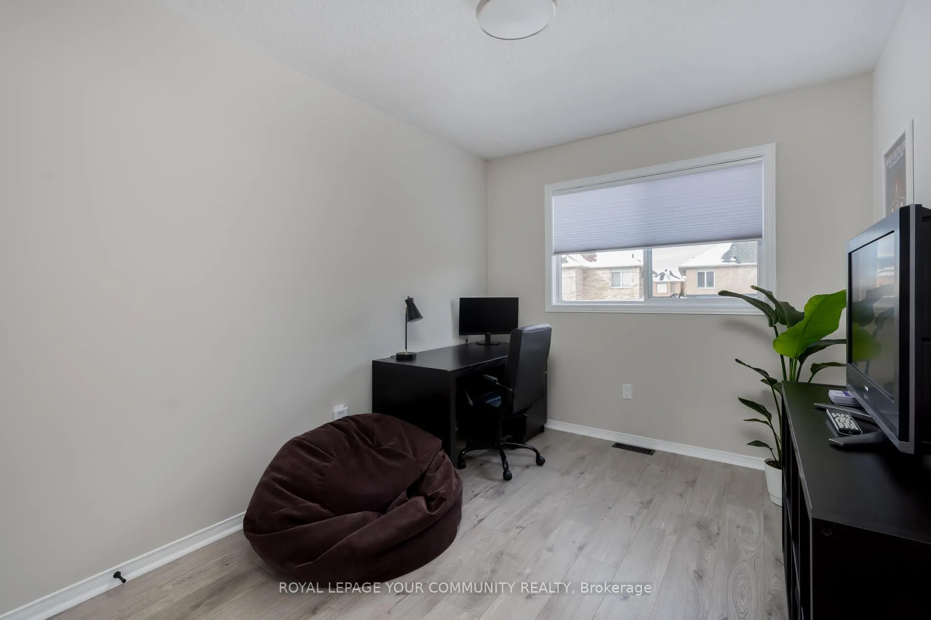 Photo 27 of 107 Frank Johnston Road, Caledon, Bolton West — HOMEH