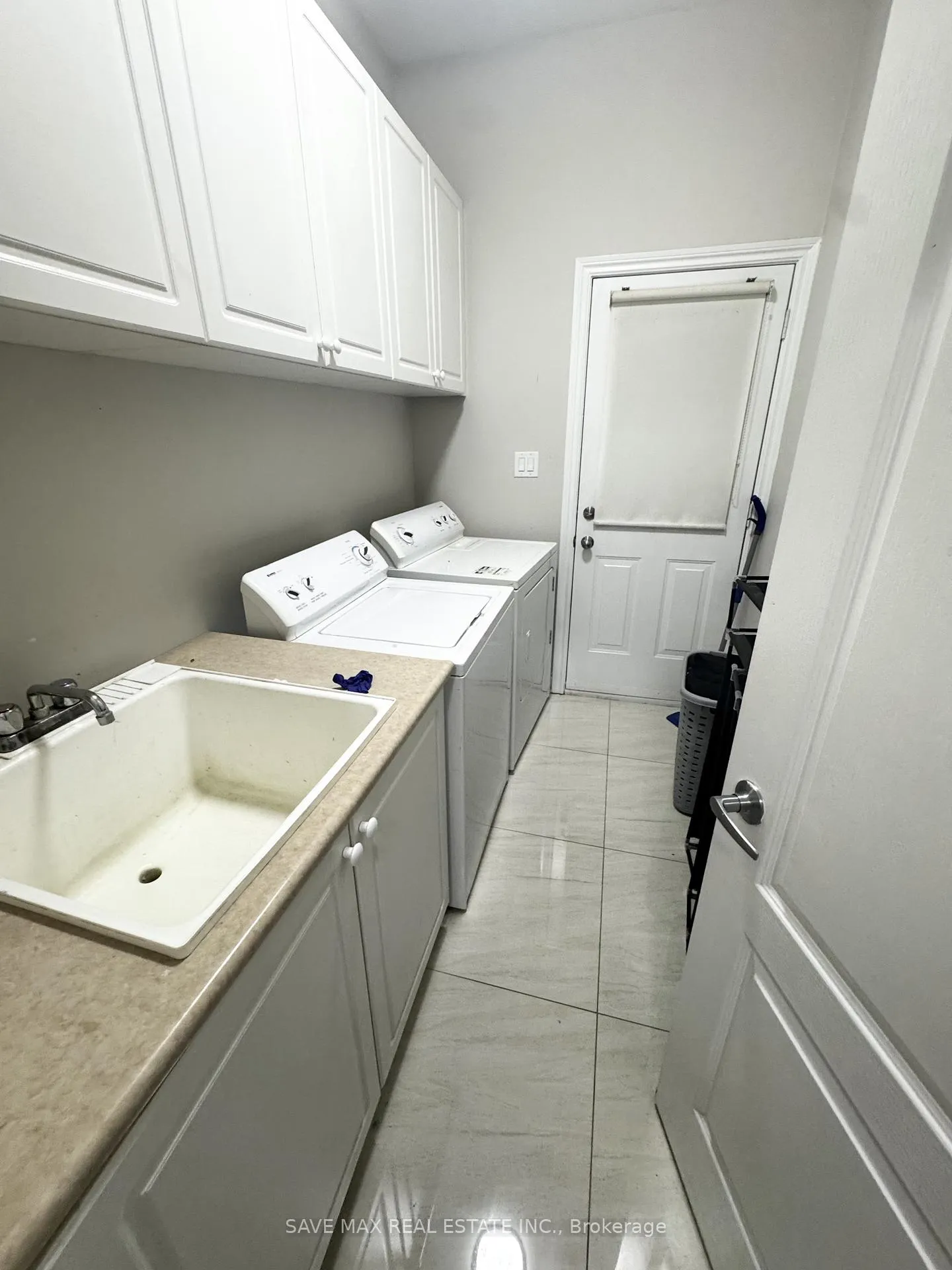Photo 8 of 64 Louvain Drive, Brampton, Vales of Castlemore North — HOMEH