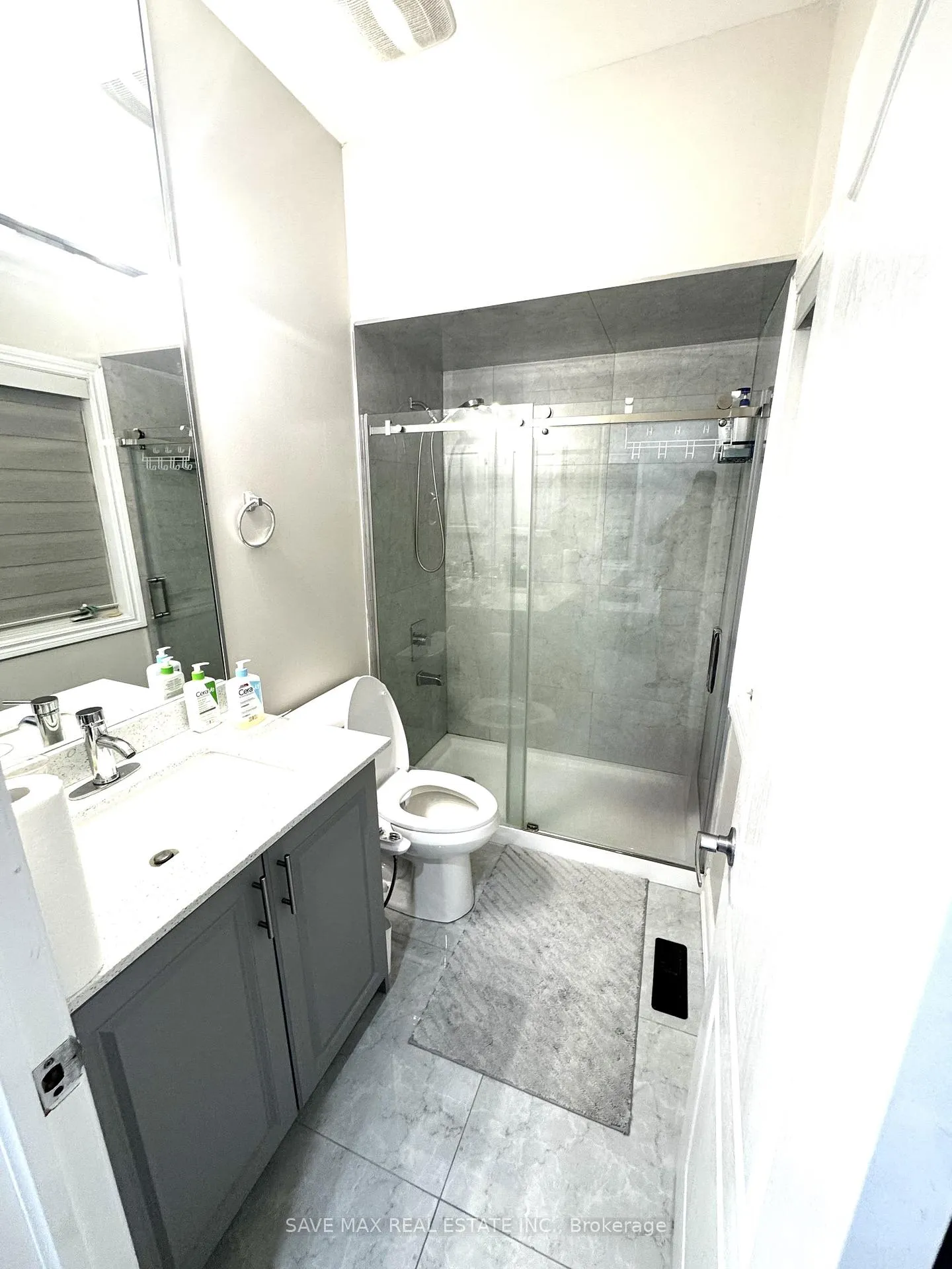 Photo 17 of 64 Louvain Drive, Brampton, Vales of Castlemore North — HOMEH