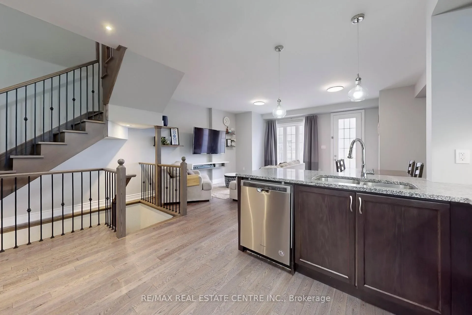 Photo 6 of 148 Walker Boulevard, New Tecumseth, Alliston — HOMEH