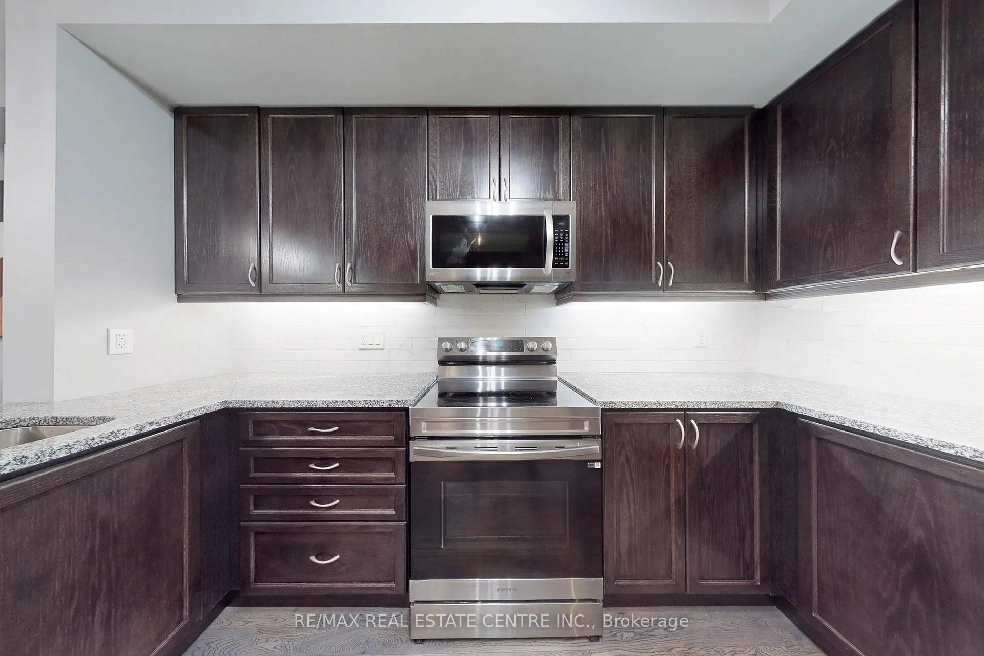 Photo 7 of 148 Walker Boulevard, New Tecumseth, Alliston — HOMEH