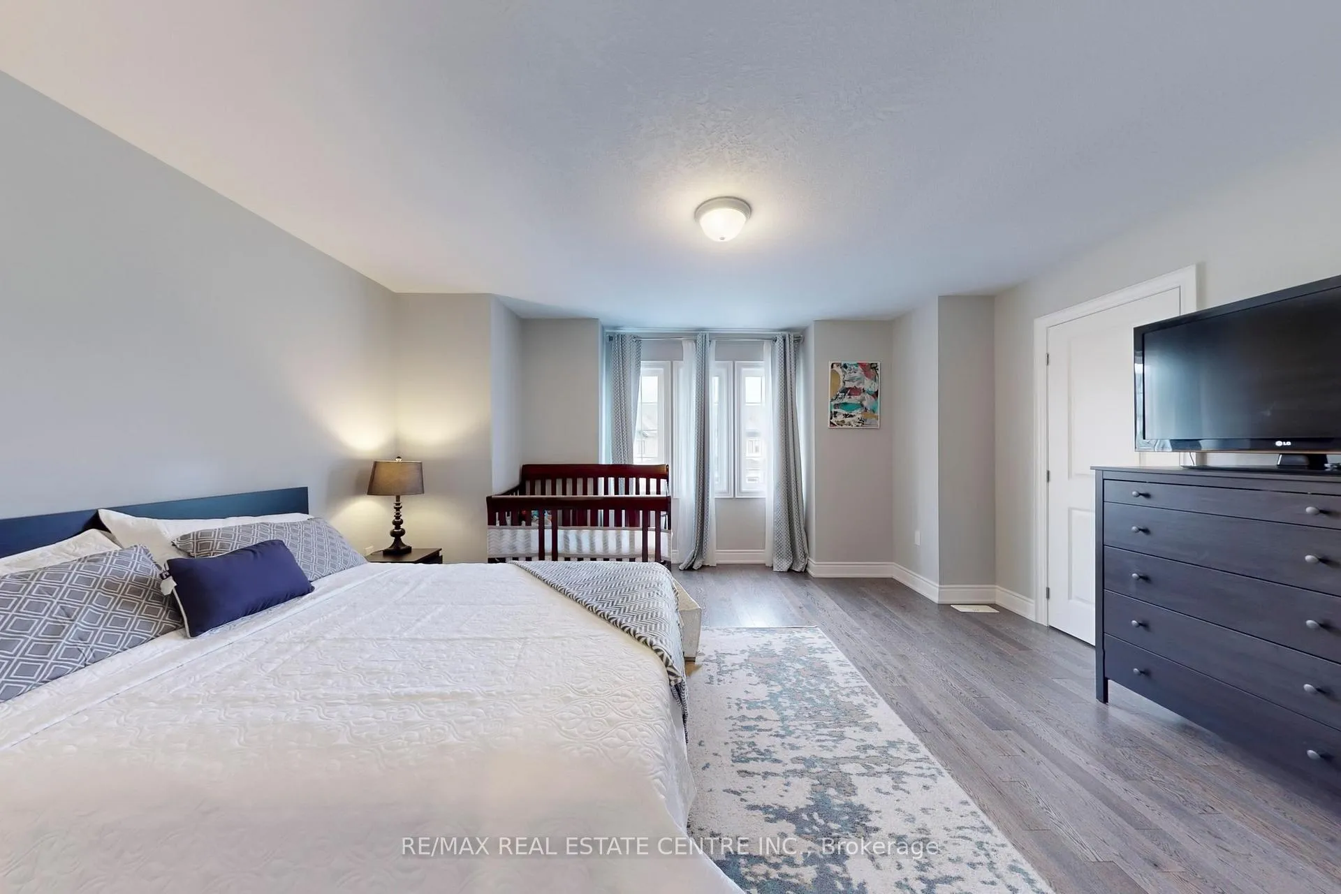 Photo 24 of 148 Walker Boulevard, New Tecumseth, Alliston — HOMEH